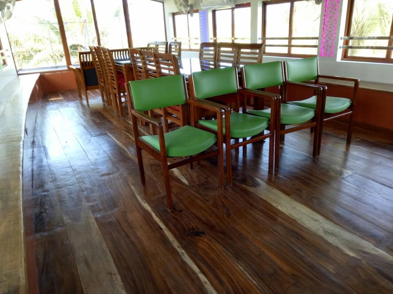 Marari houseboat view 4