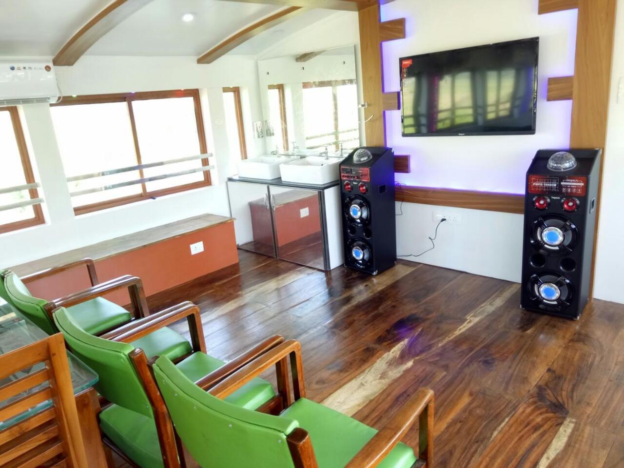Marari houseboat view 5