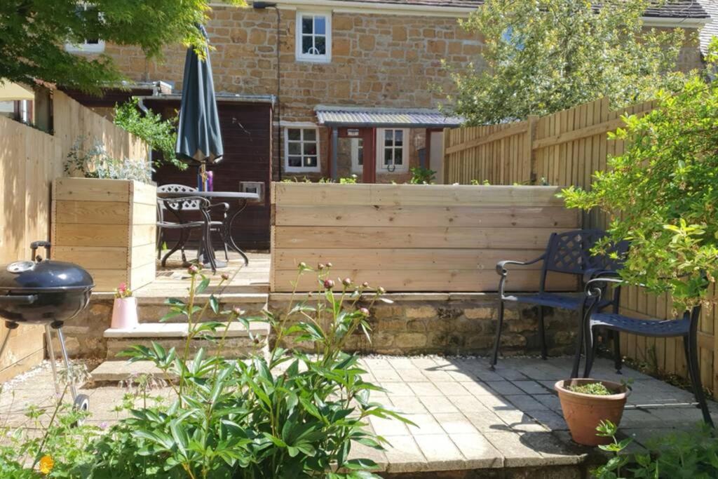 Cotswolds Cottage Ilmington with Wood Burning Stove & BBQ - pet friendly view 3