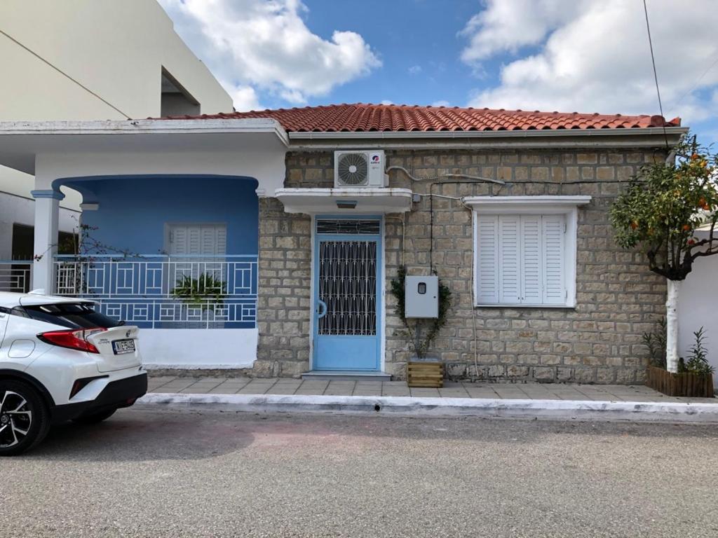 ΑΝΑΚΑΙΝΙΣΜΕΝΗ ΜΟΝΟΚΑΤΟΙΚΙΑ στο κέντρο της πόλης με κήπο view 3