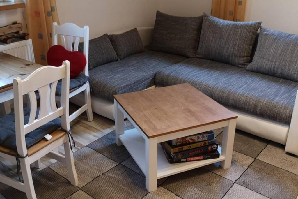 Souterrain Apartment mit Gartenblick en Lachen — other