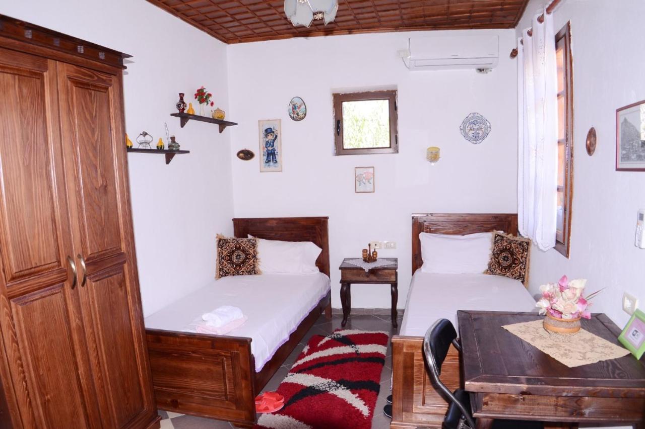 Guesthouse Alvaro Kadiu