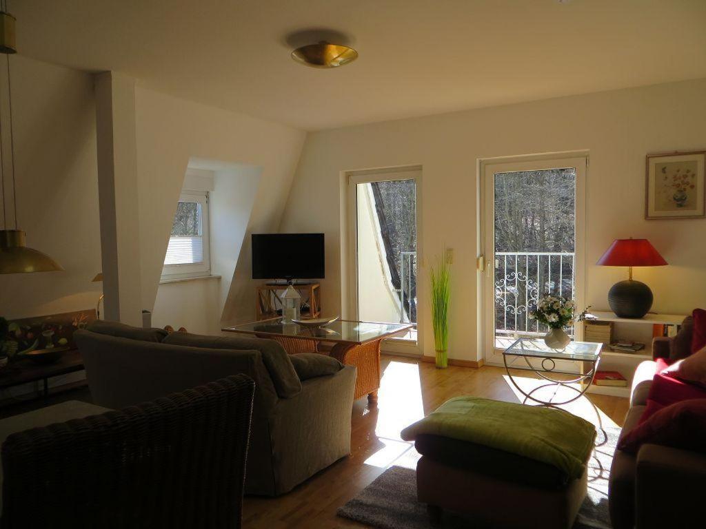 Weisses-Haus-am-Kurpark-Fewo-Bergblick