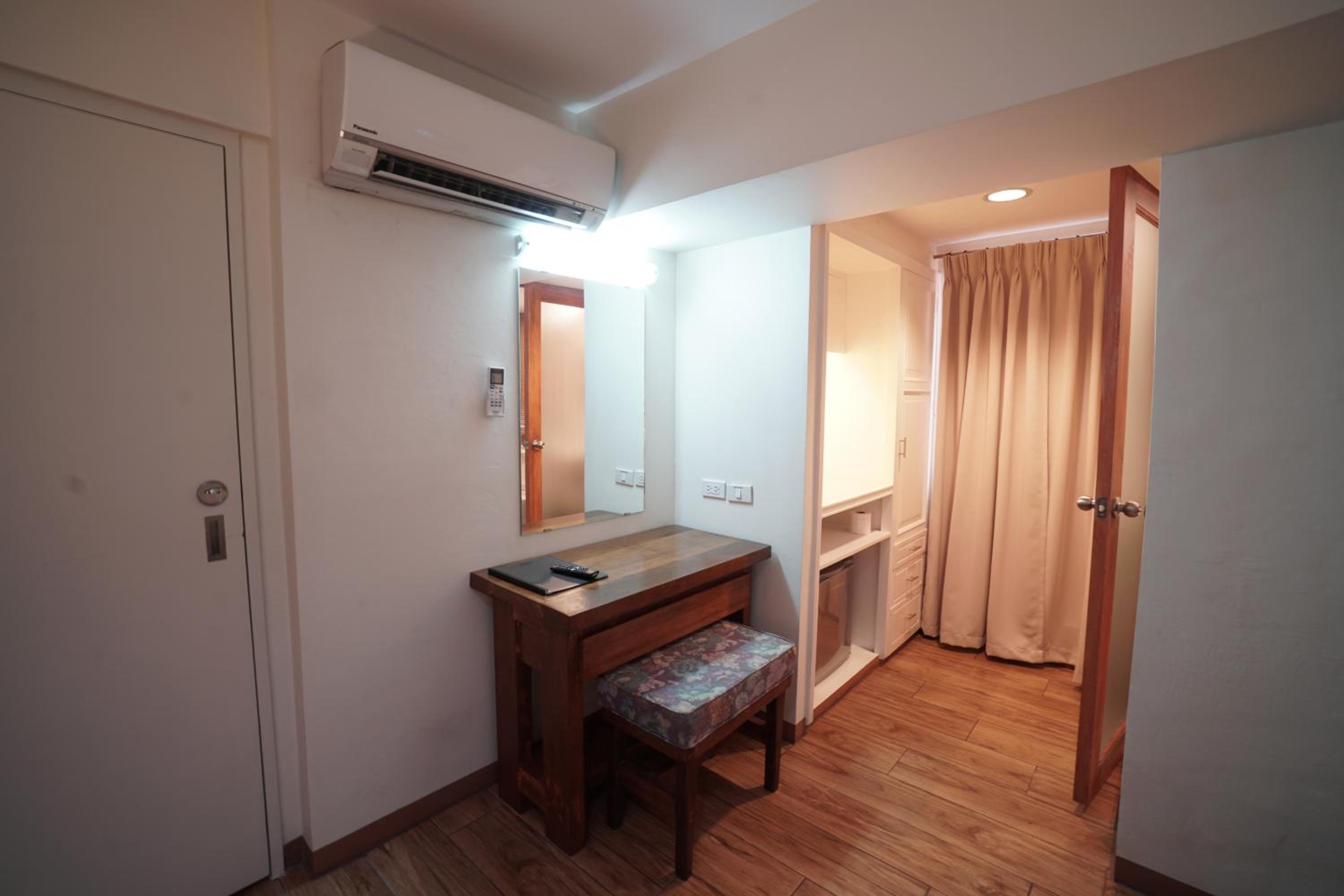 1775 Adriatico Suites