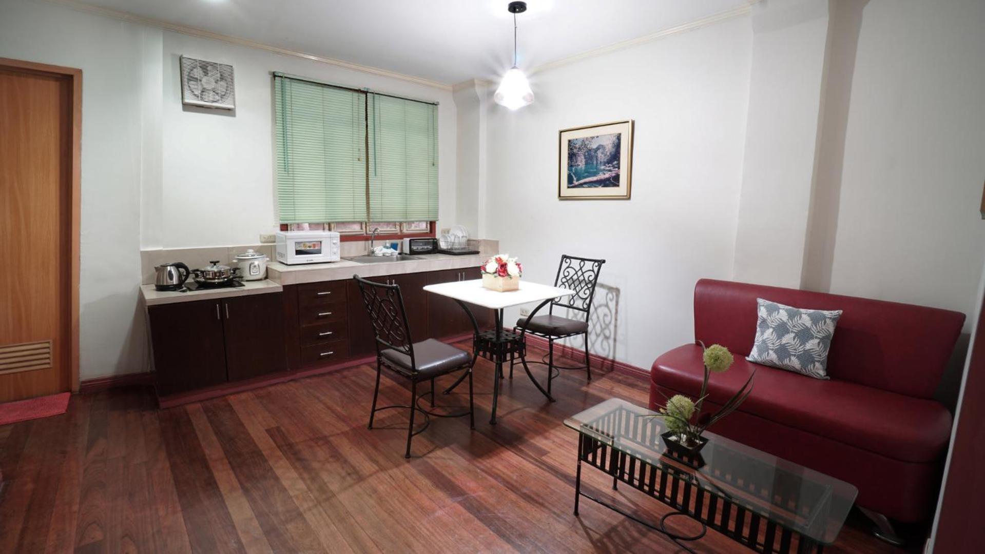 1775 Adriatico Suites