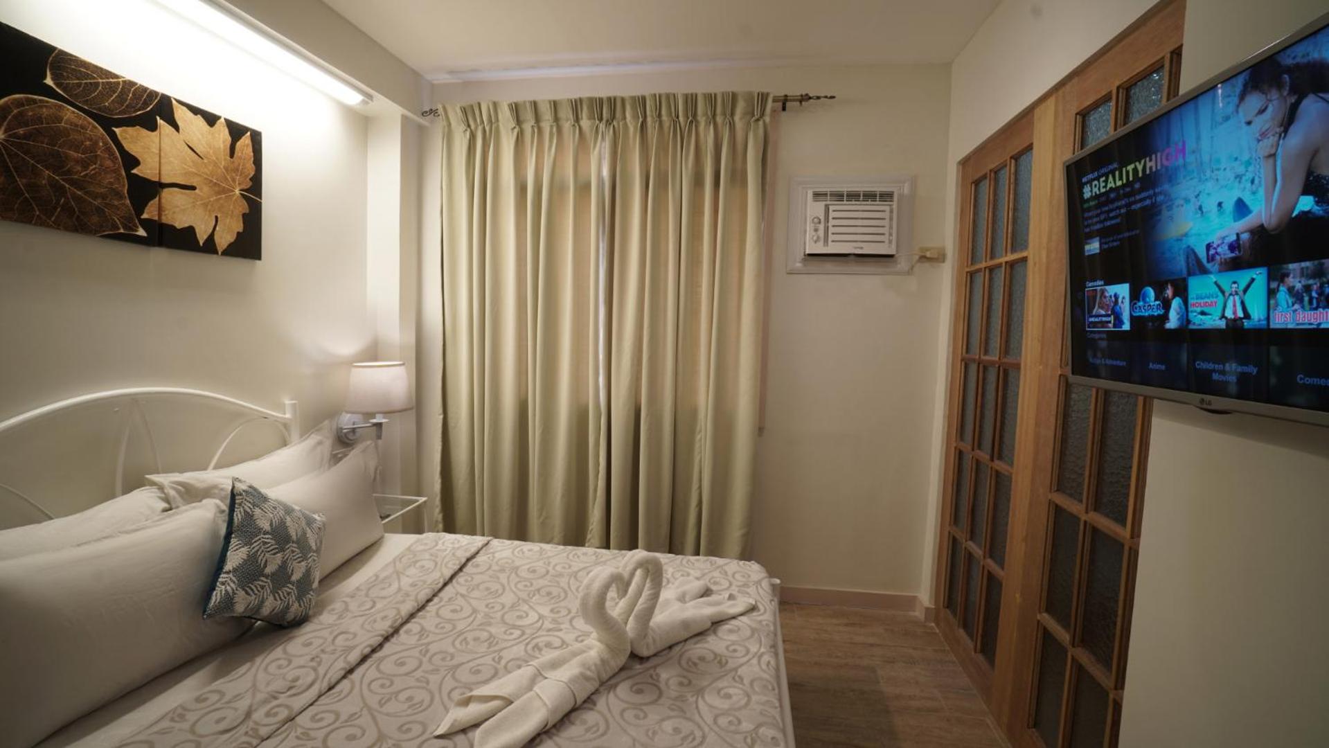 1775 Adriatico Suites