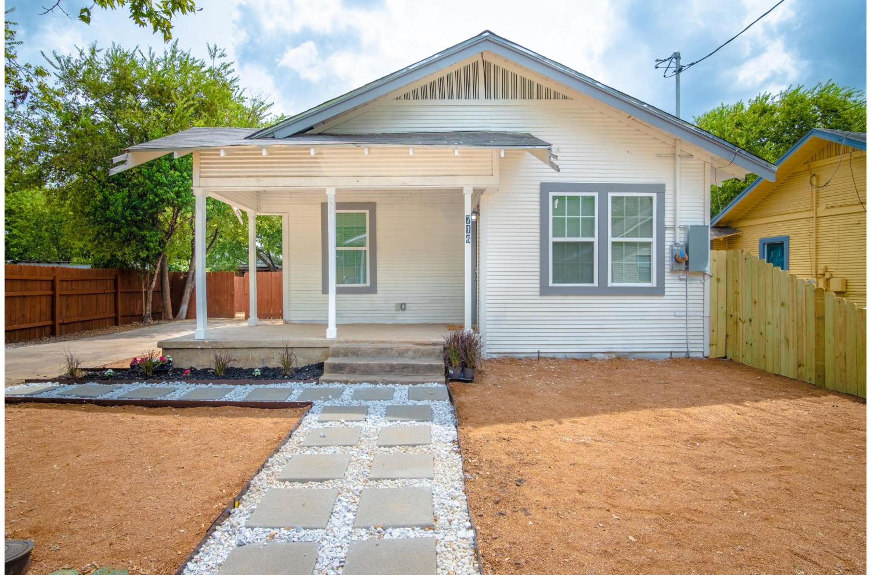 3BR2BA Remodeled House Near Downtown - Image 1
