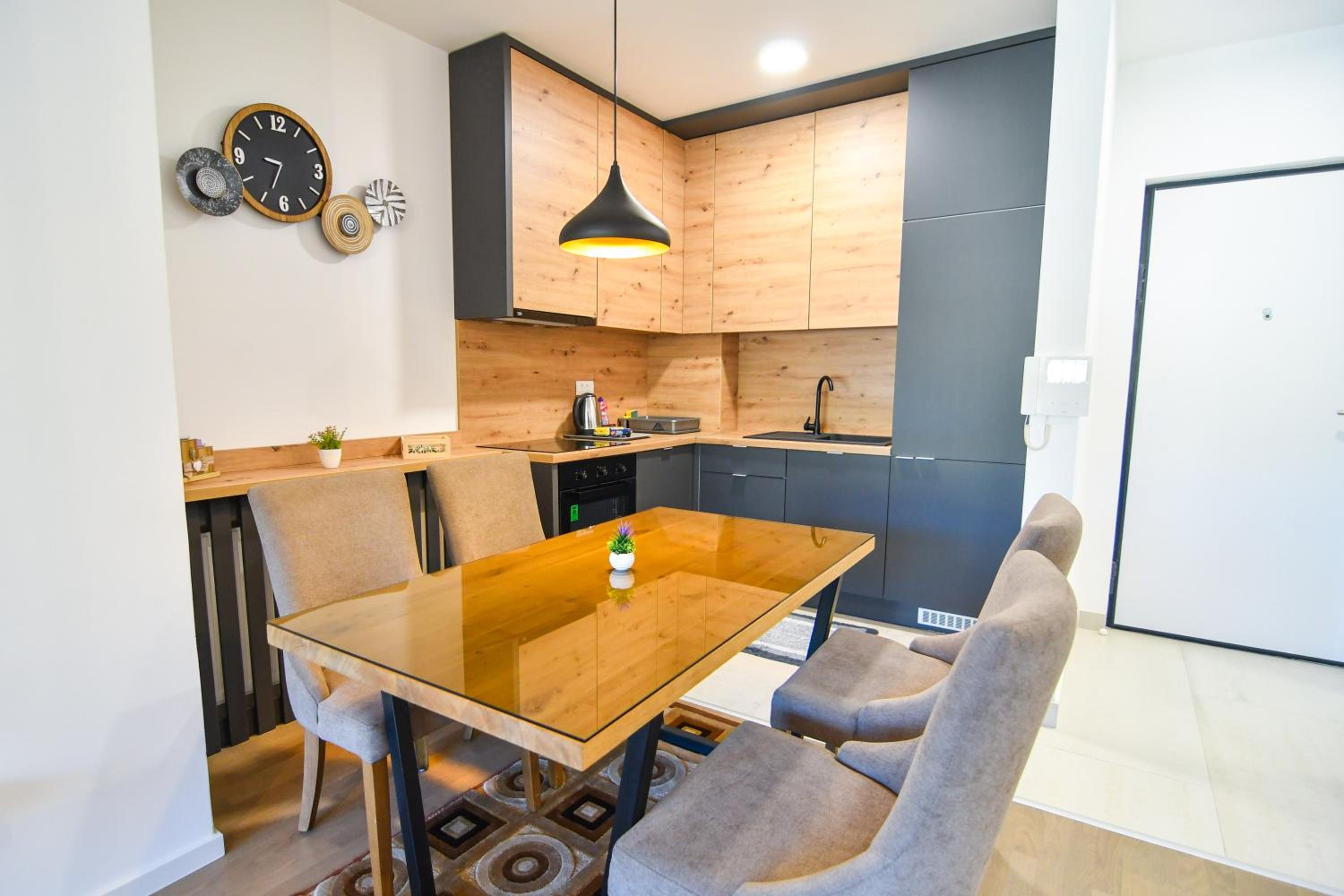 Mountain Wings Apartments