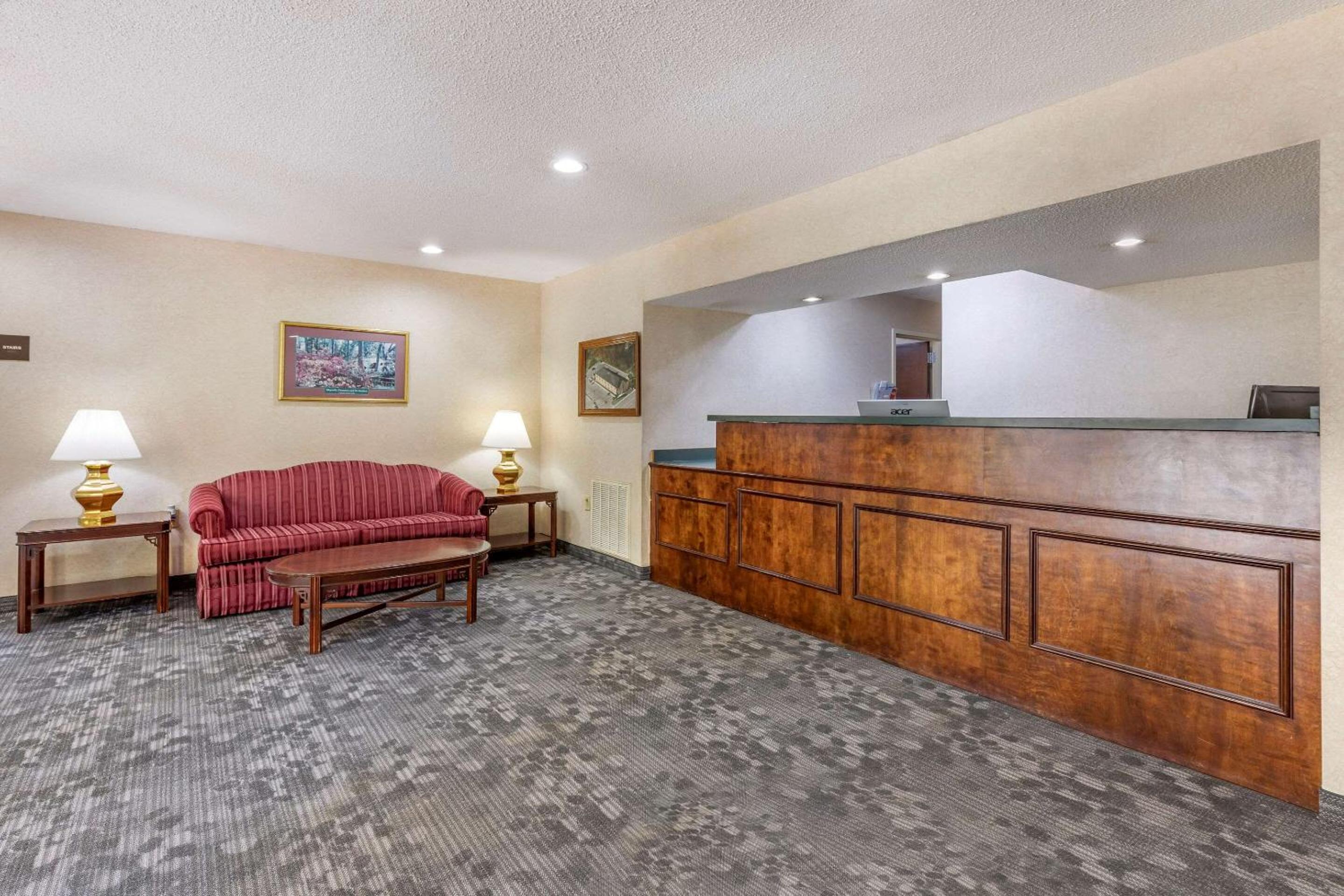 Econo Lodge Saint Stephen view 5