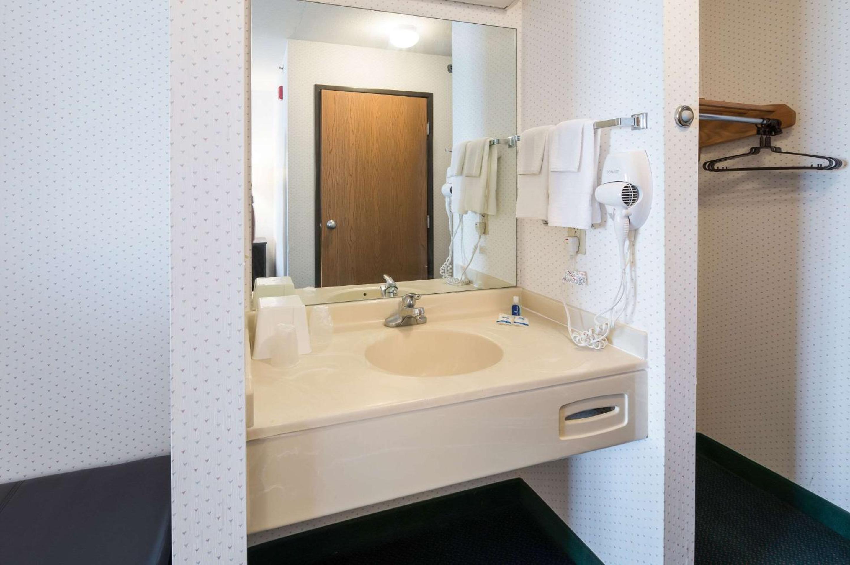 Rodeway Inn Urbana Champaign University Area