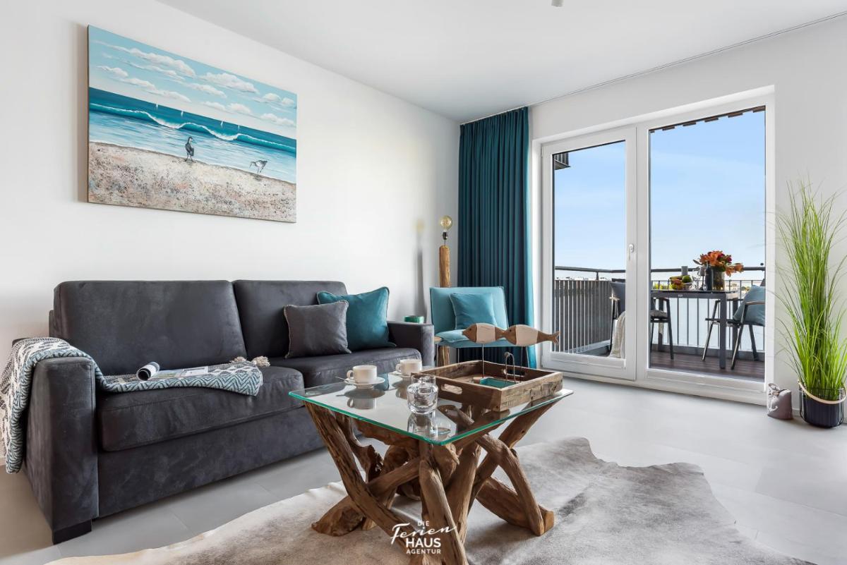 Waterfront Lounge