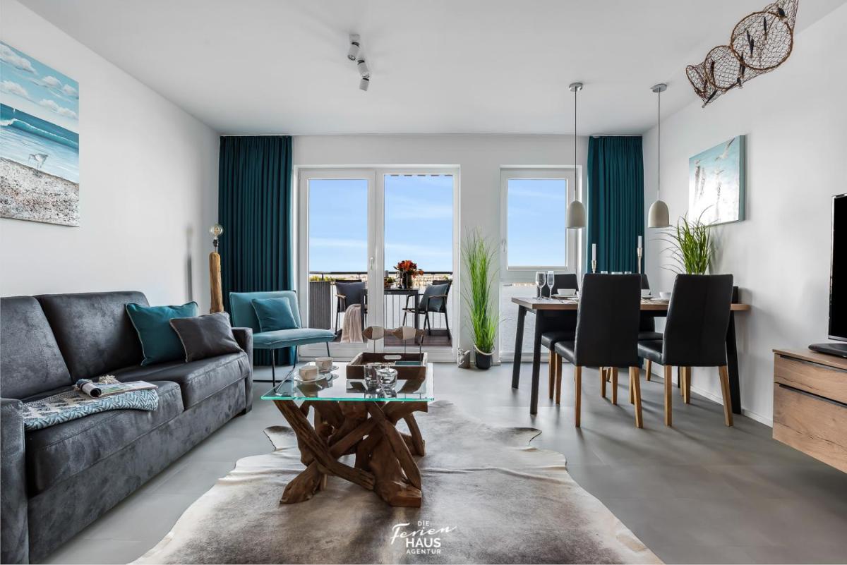 Waterfront Lounge