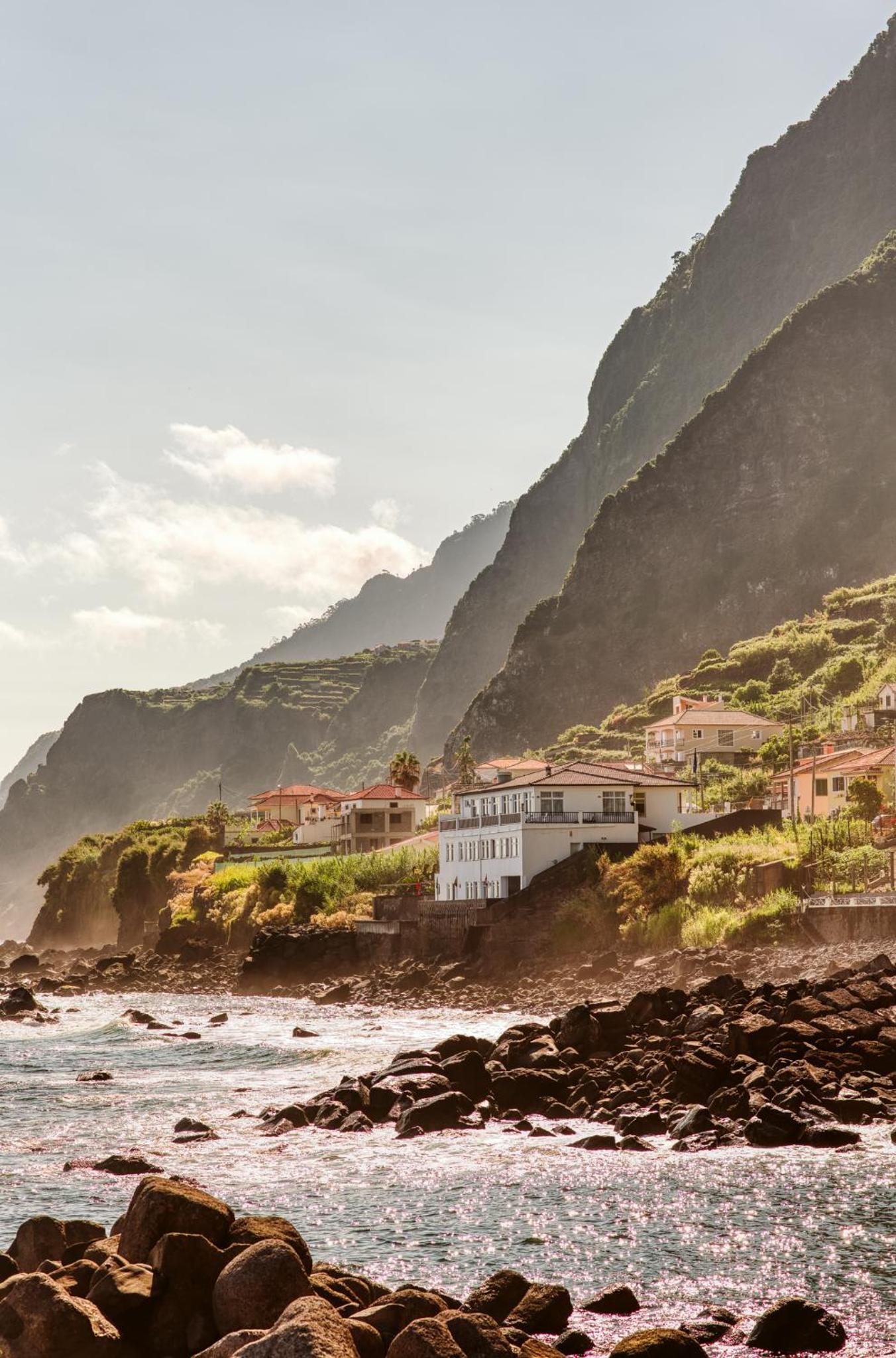 Hotel The Waves Studios - Image 1