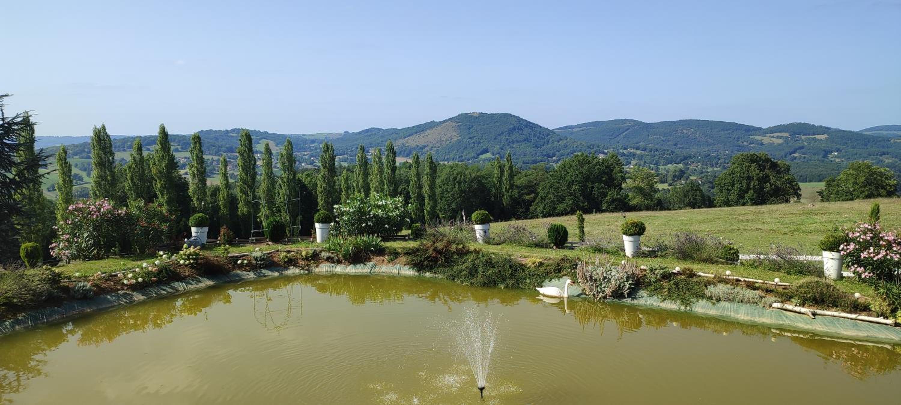 Domaine Le Lanis Chambre d'hôtes piscine spa view 4