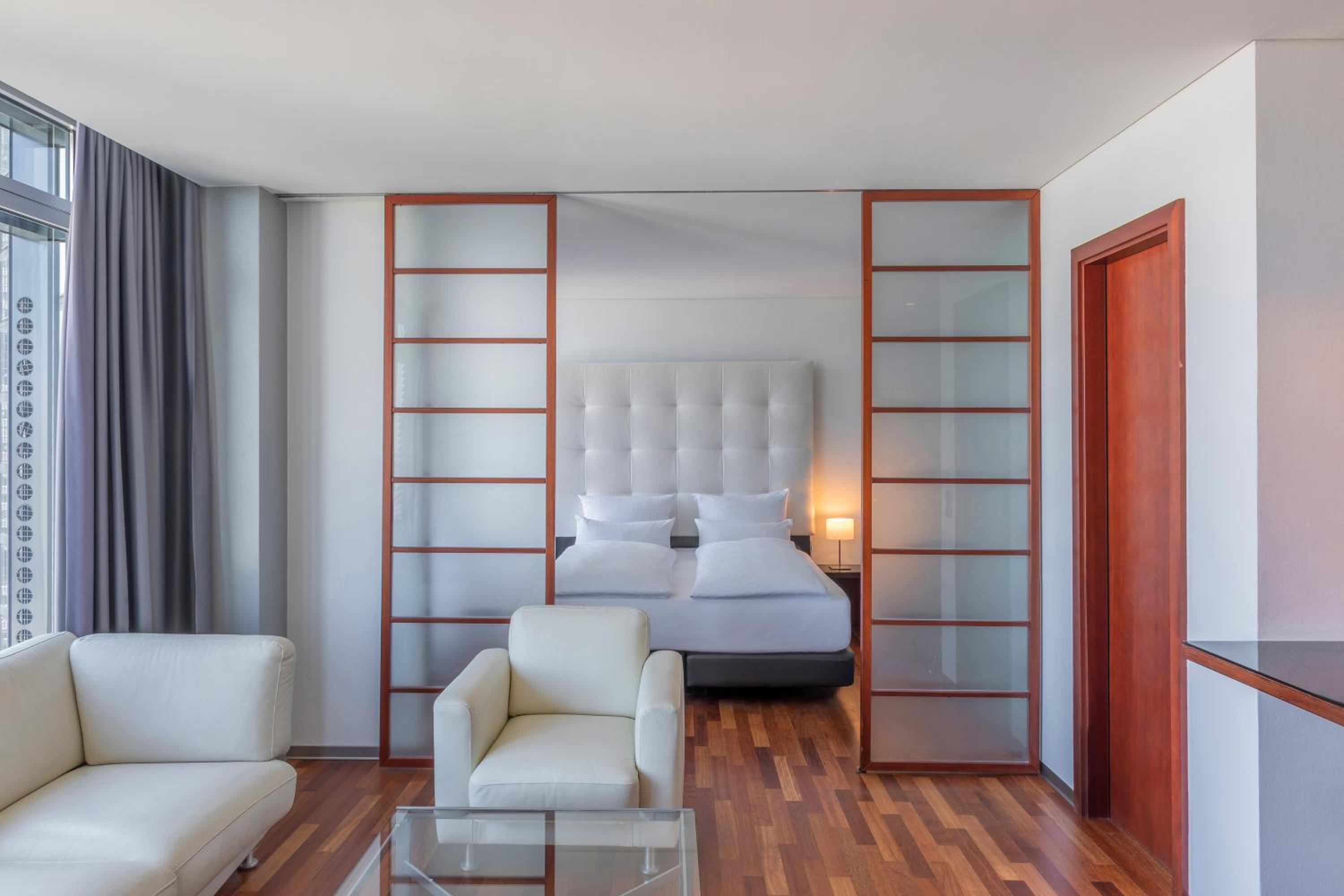 INNSiDE by Melia Frankfurt Eurotheum - Property Image 24
