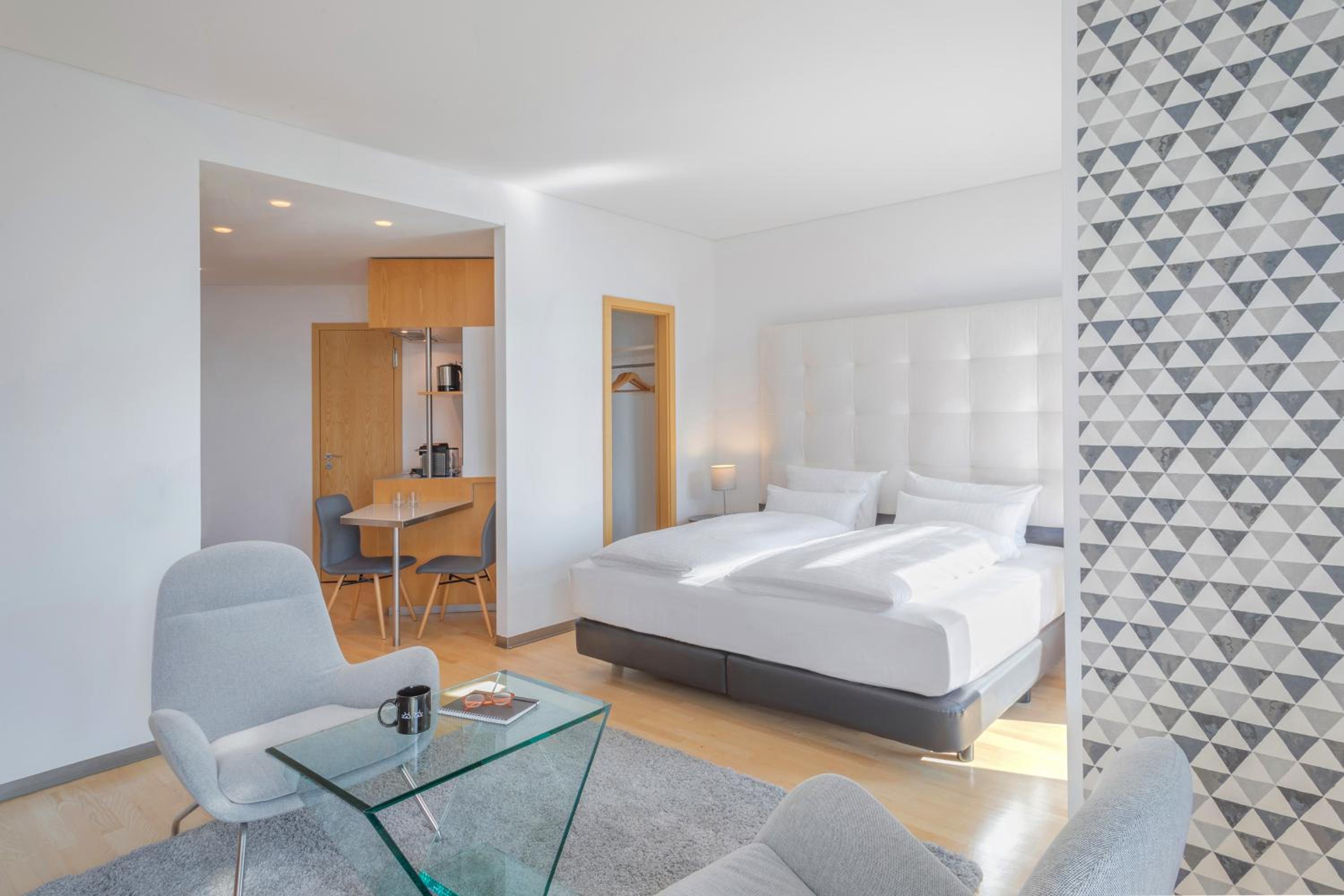 INNSiDE by Melia Frankfurt Eurotheum - Property Image 1