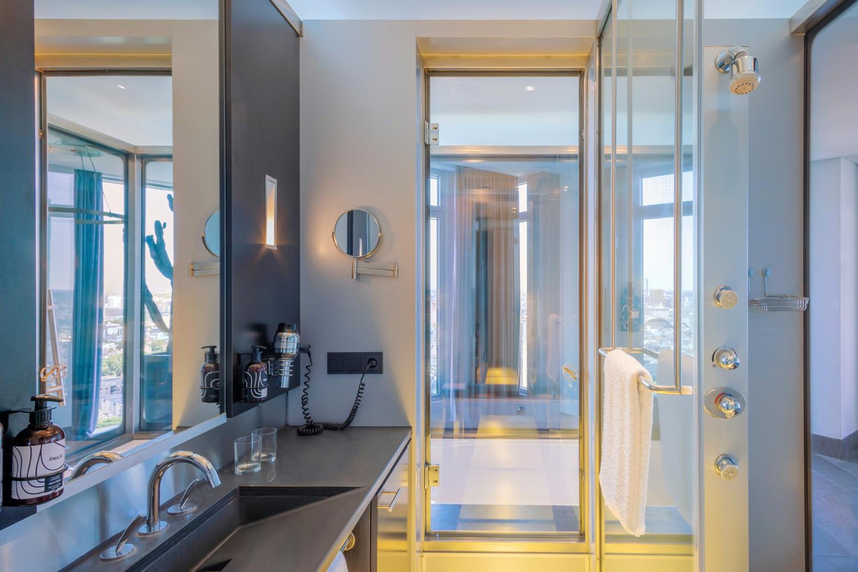 INNSiDE by Melia Frankfurt Eurotheum - Property Image 50