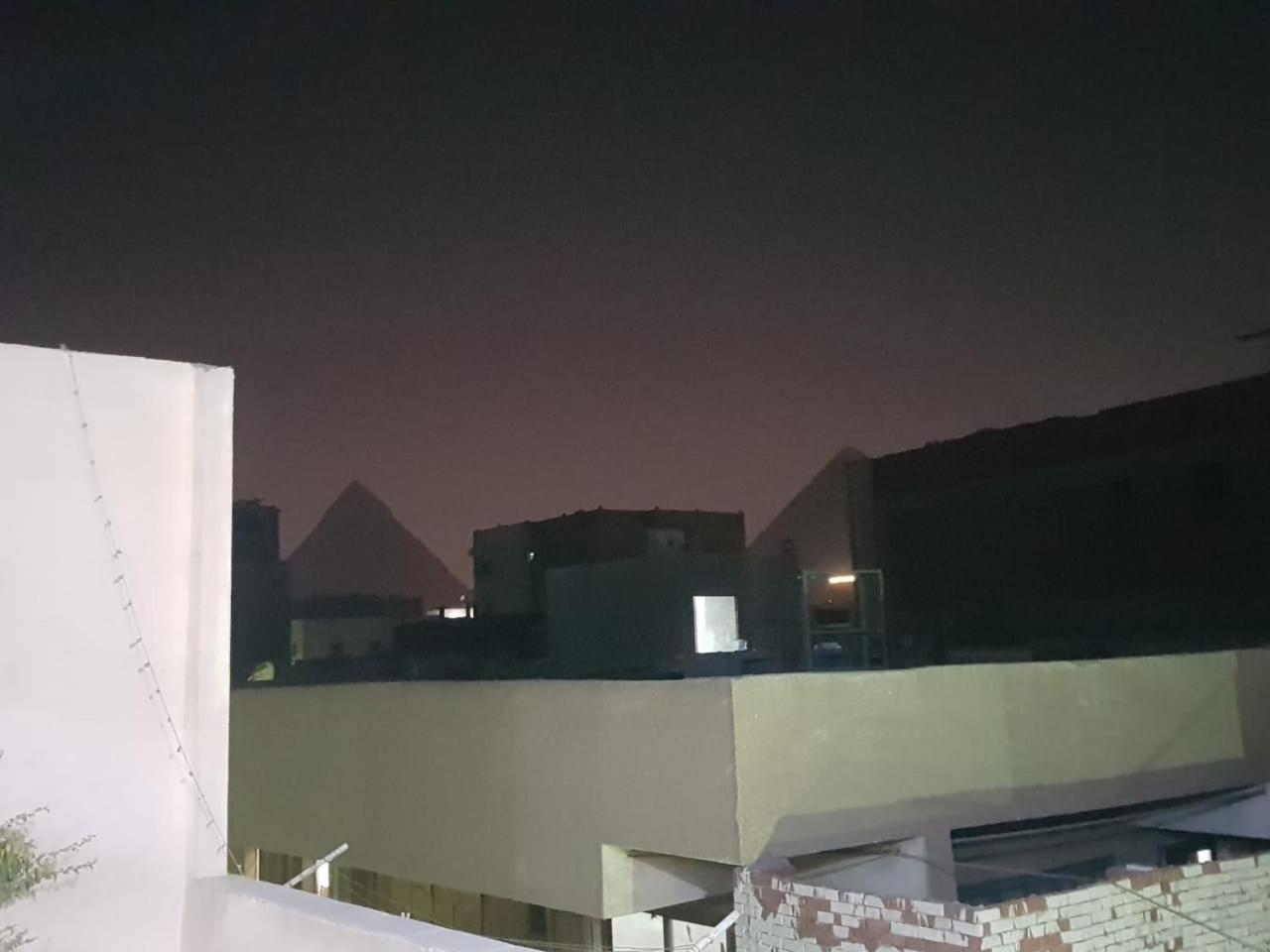 Jana Pyramids view inn