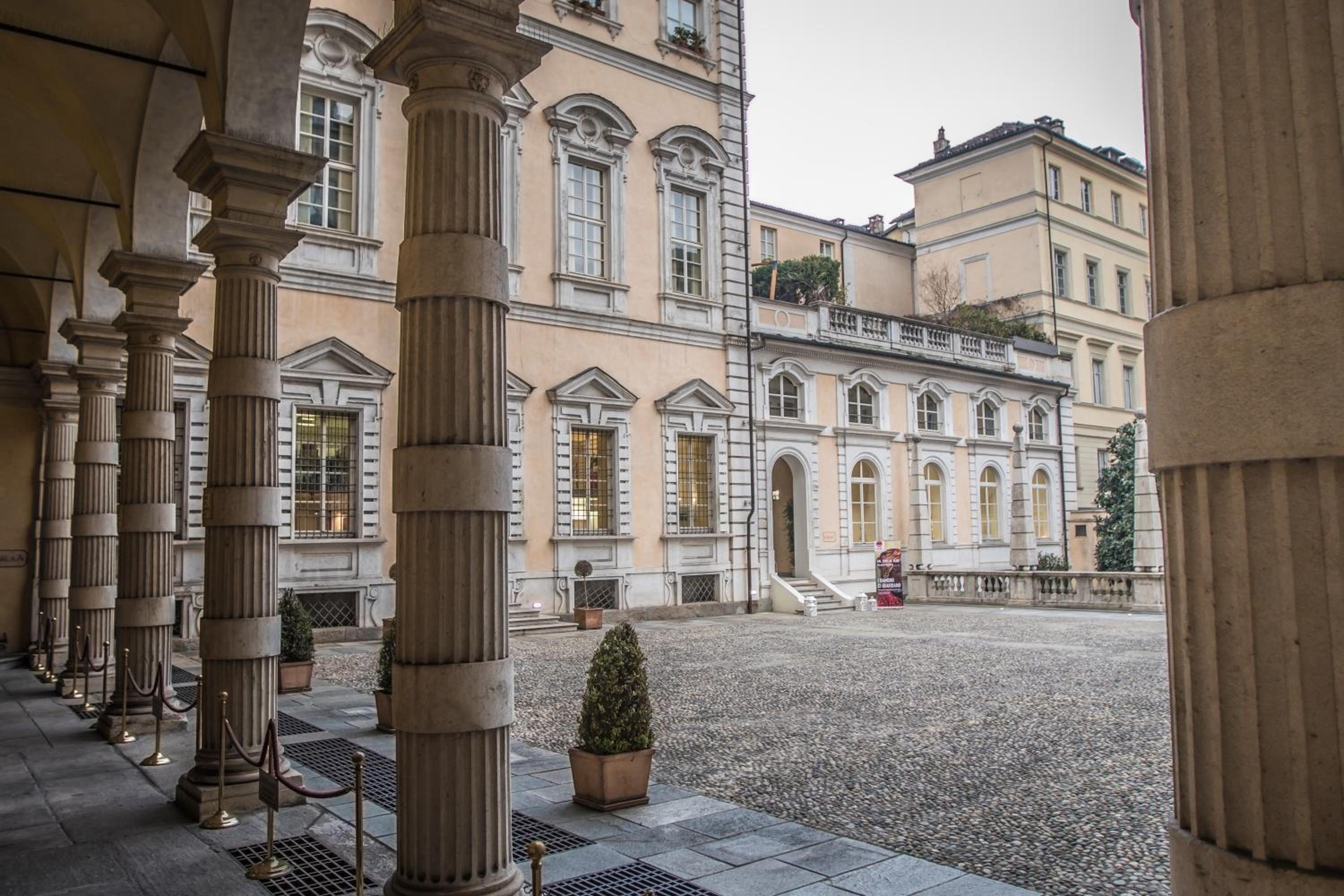 Palazzo Graneri view 3