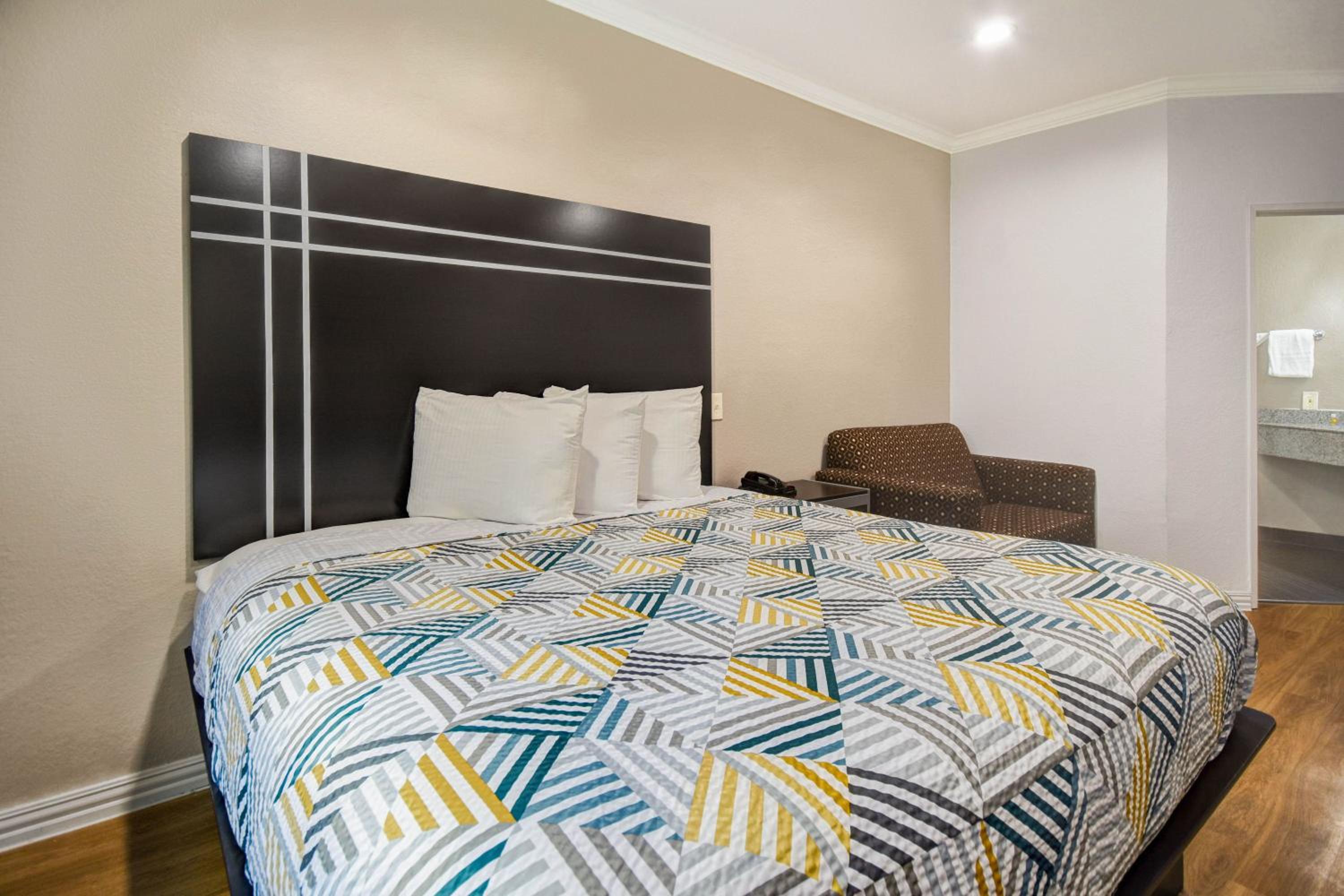 Motel 6 Humble, TX - Houston International Airport - Property Image 8
