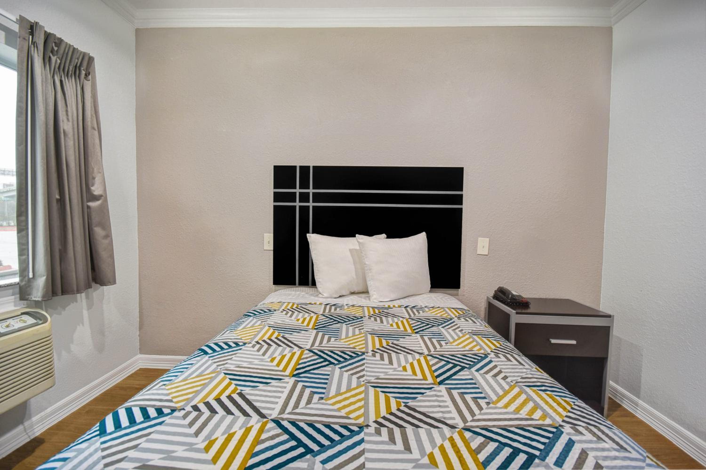 Motel 6 Humble, TX - Houston International Airport - Property Image 7