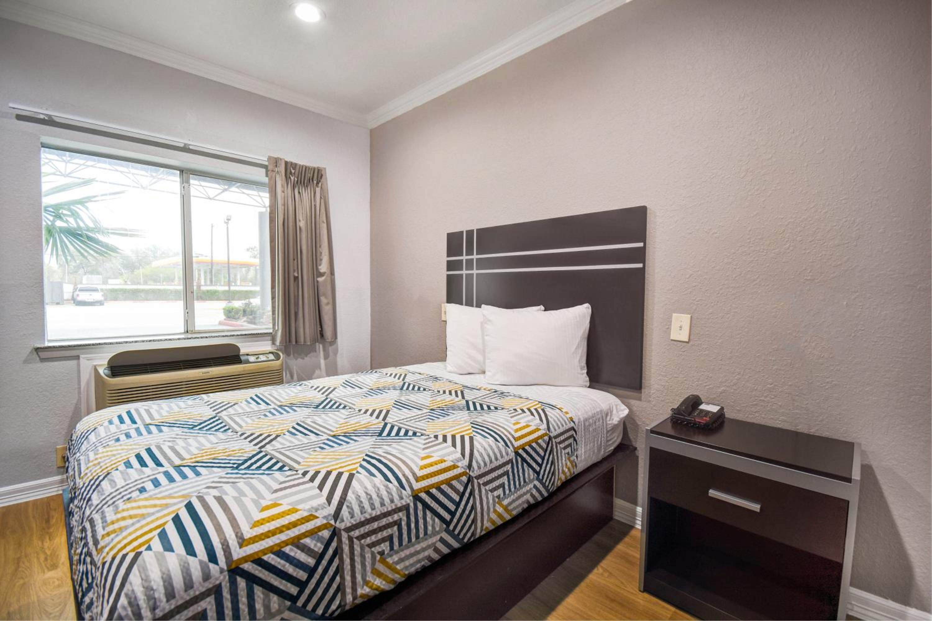 Motel 6 Humble, TX - Houston International Airport - Property Image 5