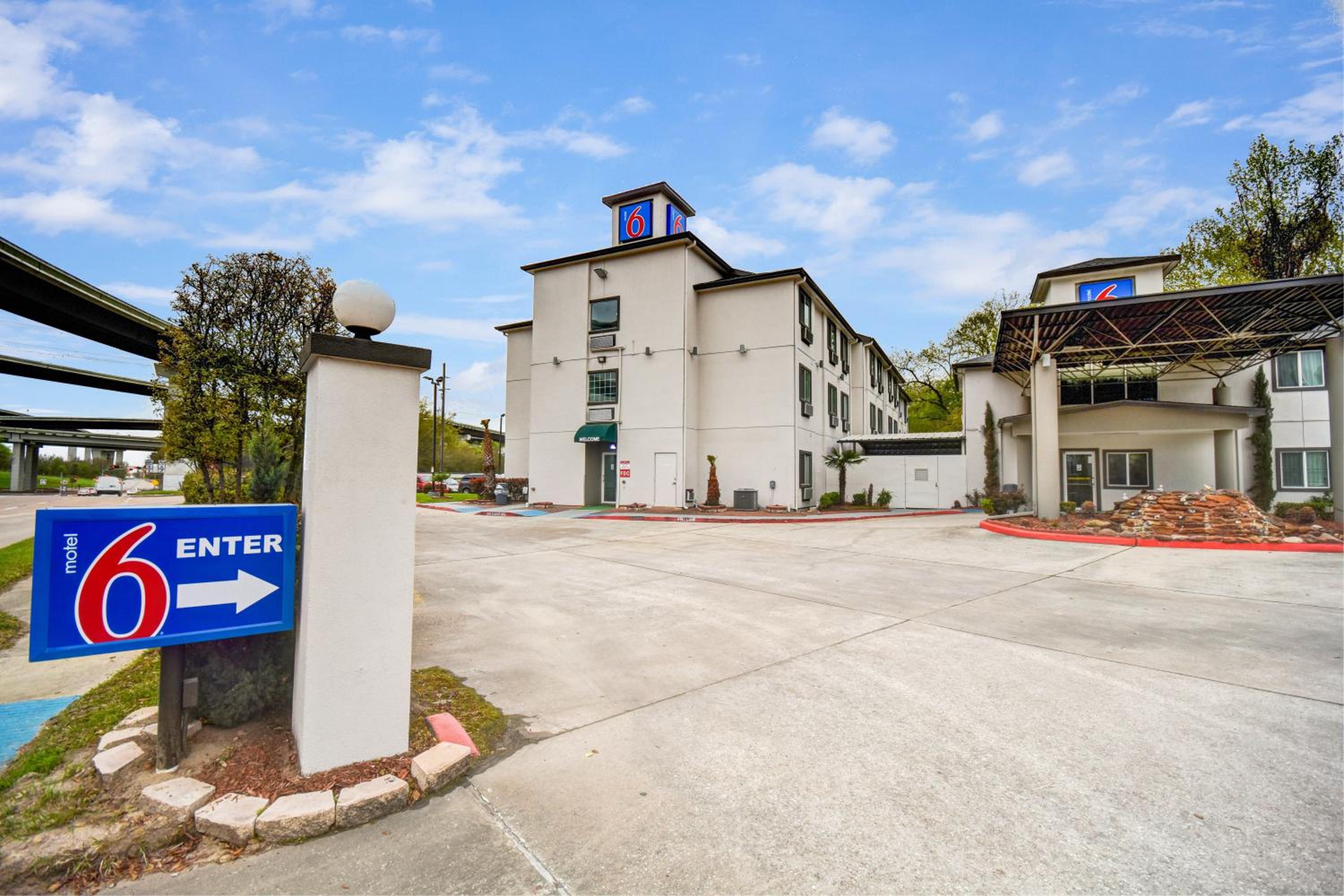 Motel 6 Humble, TX - Houston International Airport - Property Image 4