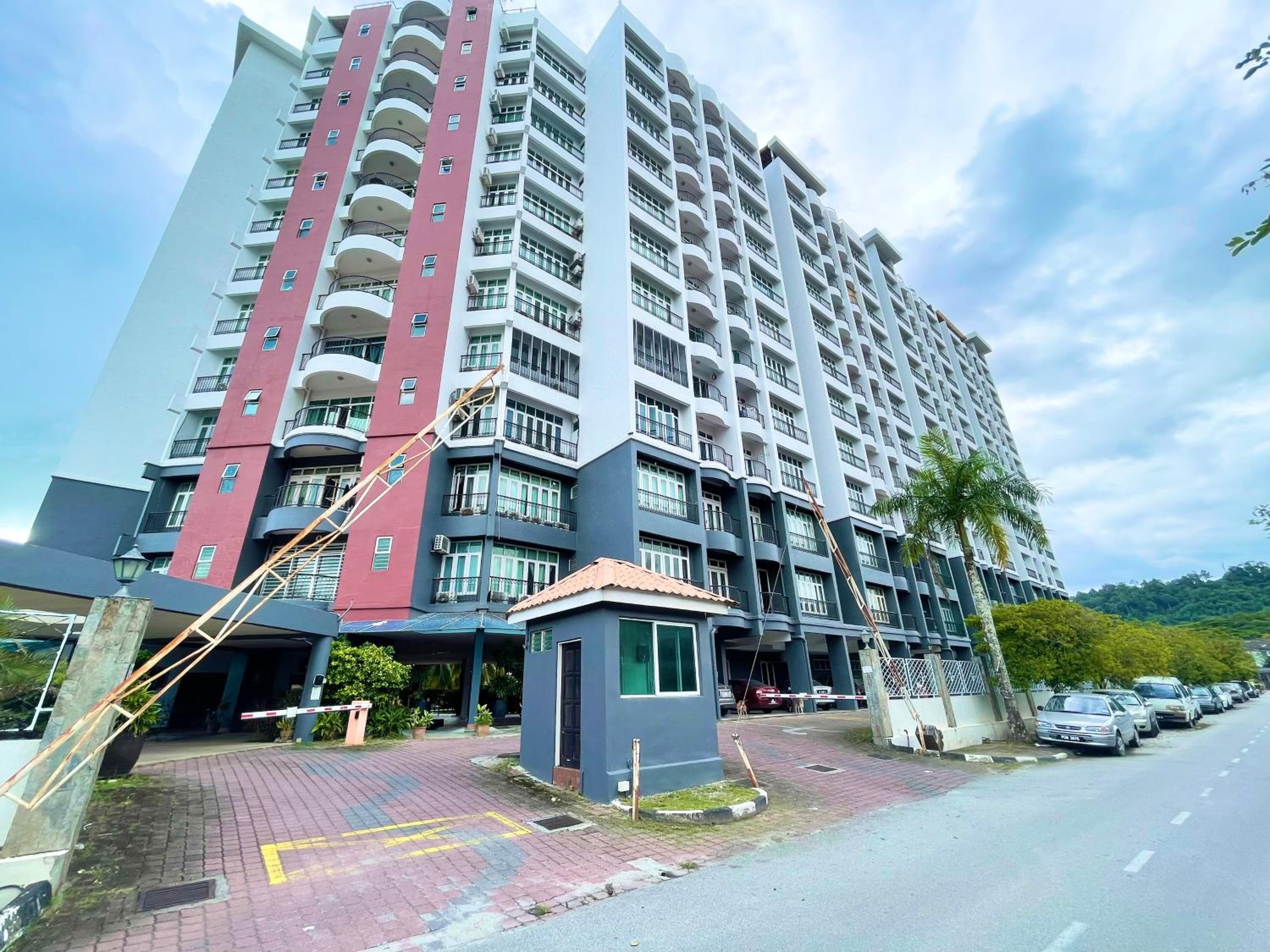 Century Suria Aparment Langkawi by Zervin photo 1