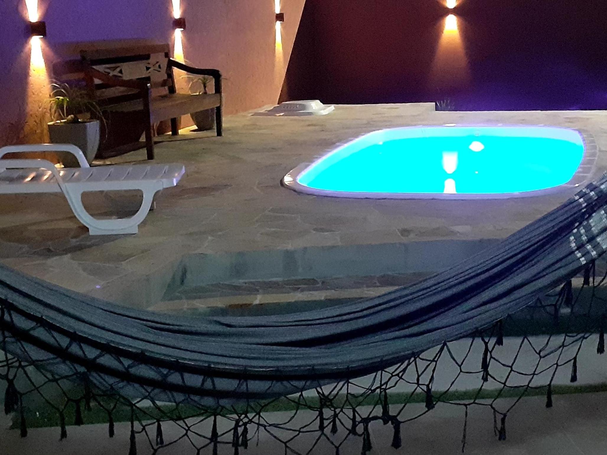 Partiu Praia SC piscinas privativas, ar condicionado, internet, próximo ao mar e centrinho três minutos a pé