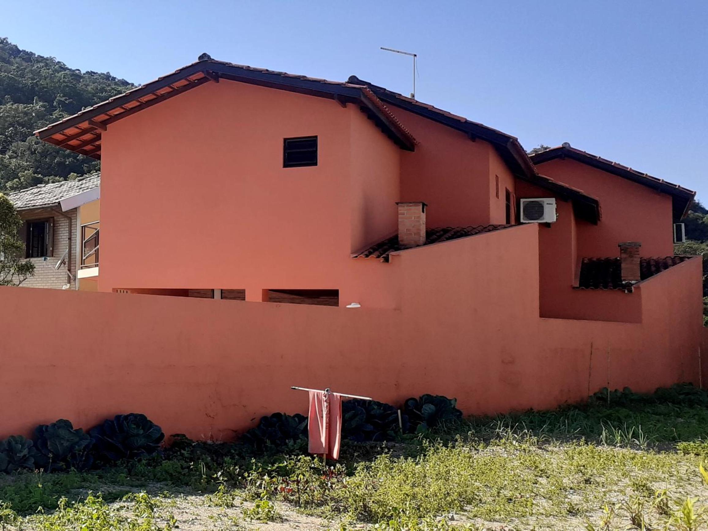 Partiu Praia SC piscinas privativas, ar condicionado, internet, próximo ao mar e centrinho três minutos a pé