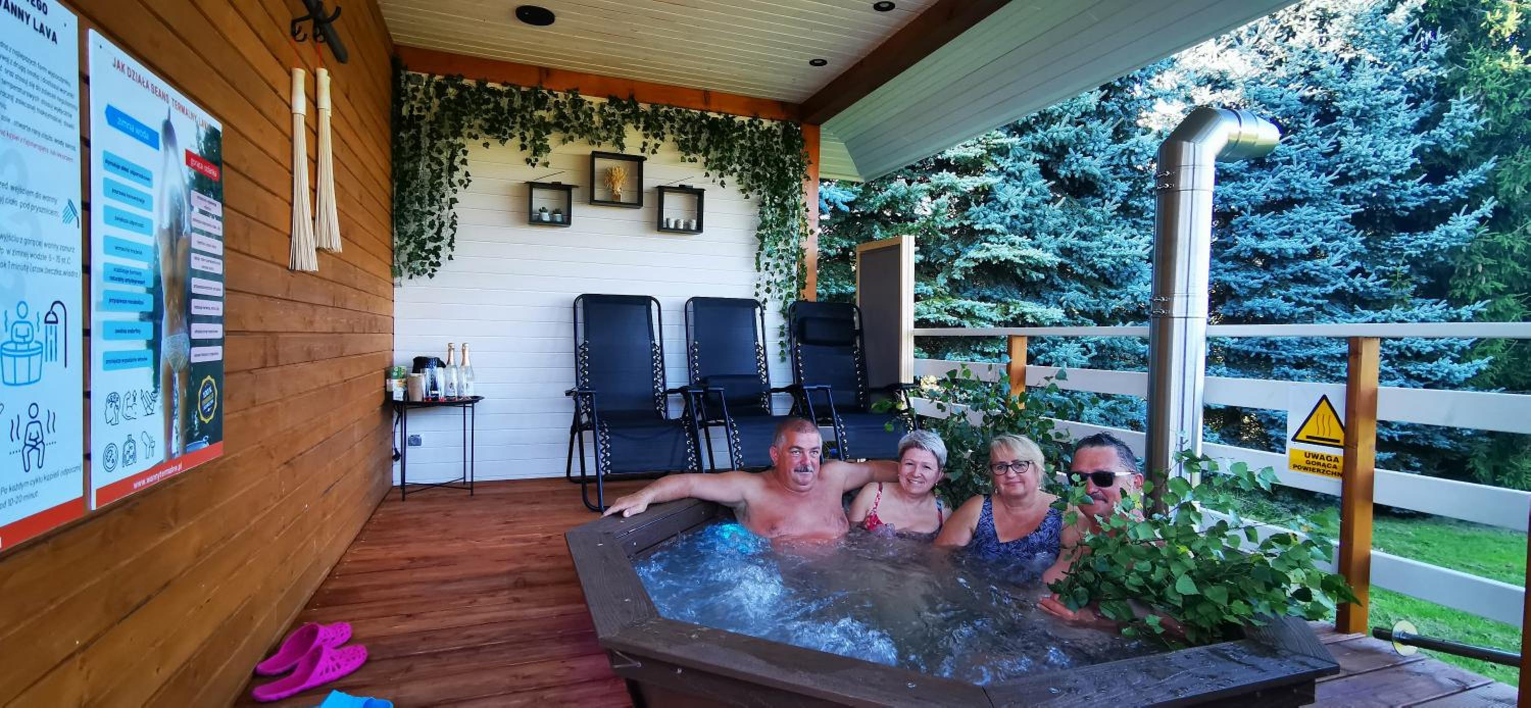 Sielanówek - Orzechowa Chatka z sauną wanną termalną jacuzzi view 3