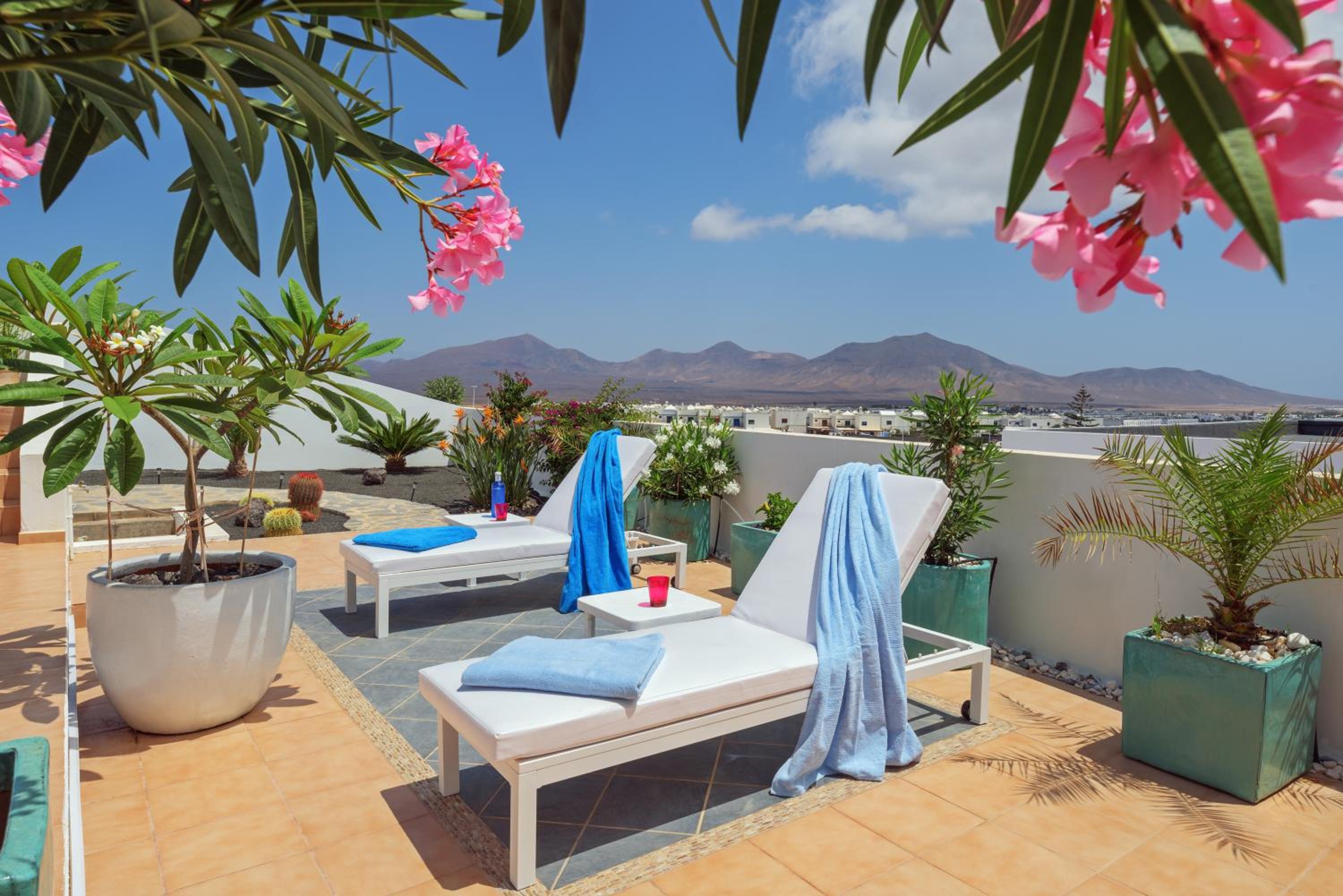 Hotel Poolvilla with Oceanview (wheelchair accessible/pool lift) - Image 1