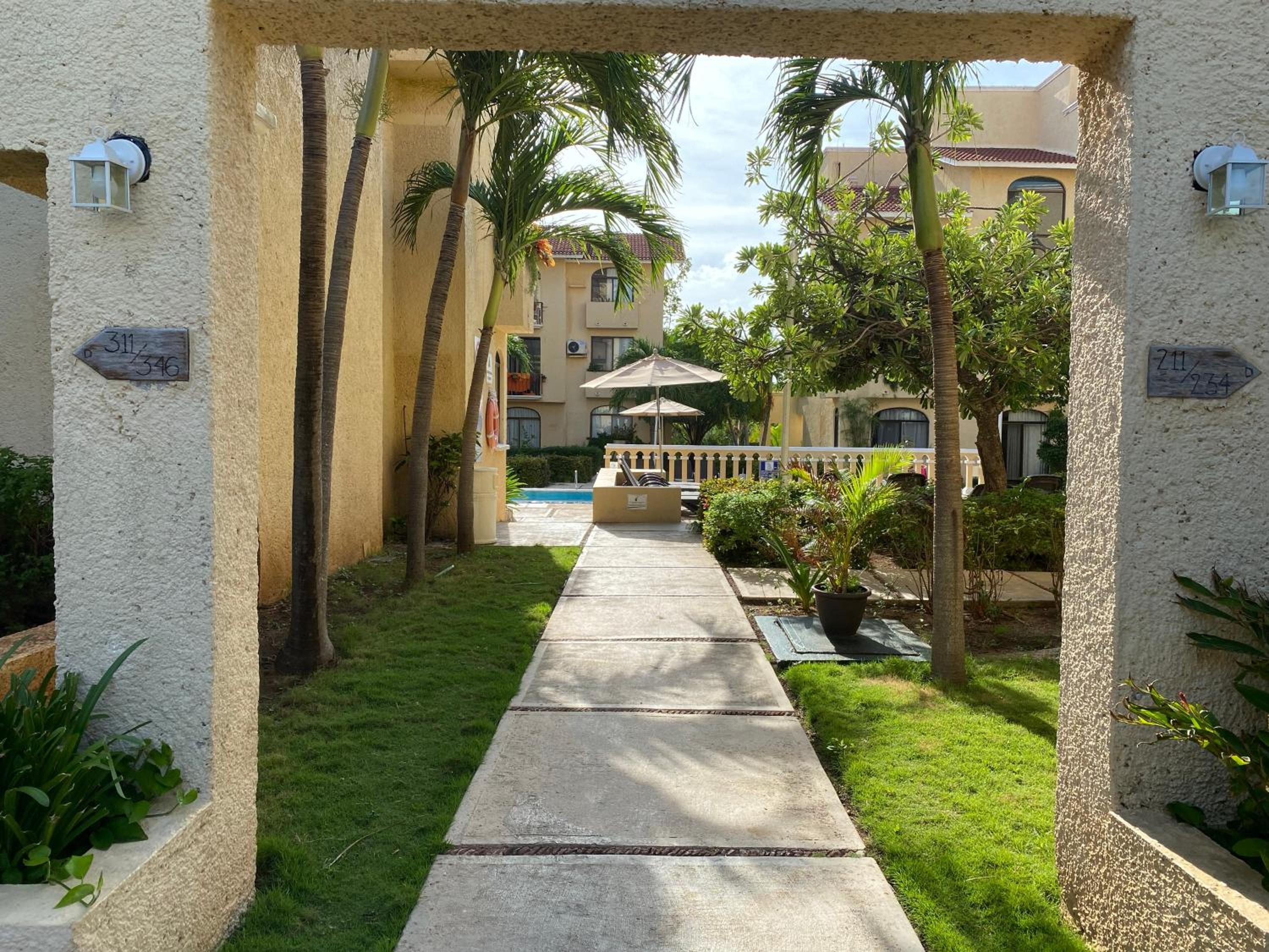 Tropical apartment