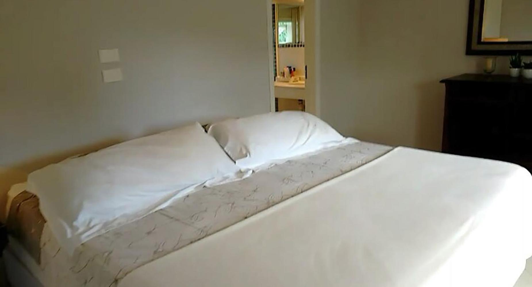 Casa com piscina e churrasq na Praia de Camburí