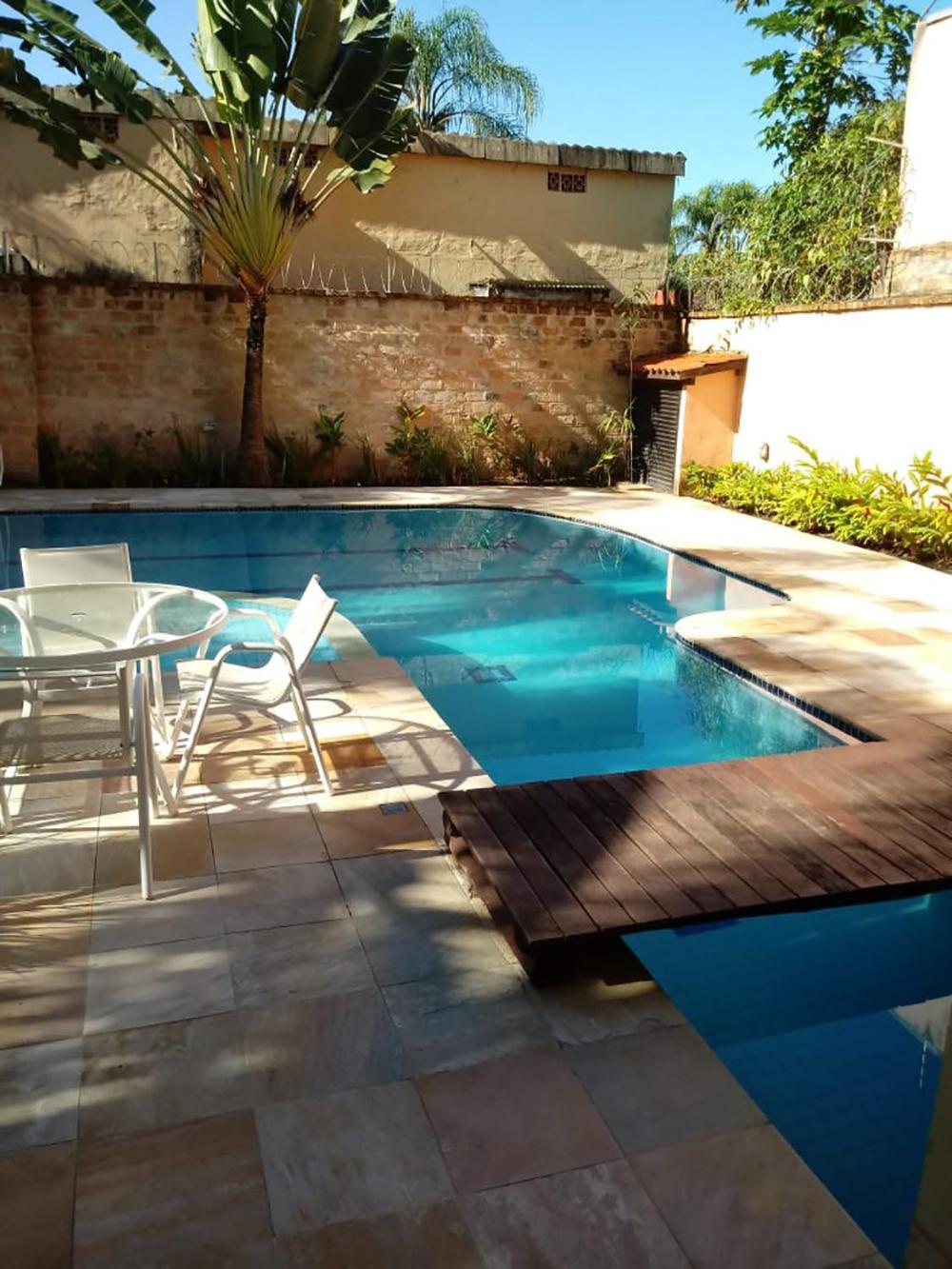 Casa com piscina e churrasq na Praia de Camburí