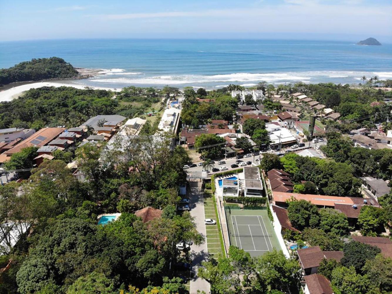 Casa com churrasqueira e Wi-Fi na Praia de Camburí