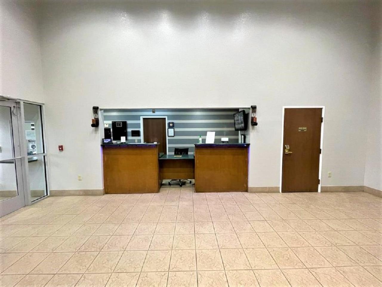 Star City Inn & Suites view 2
