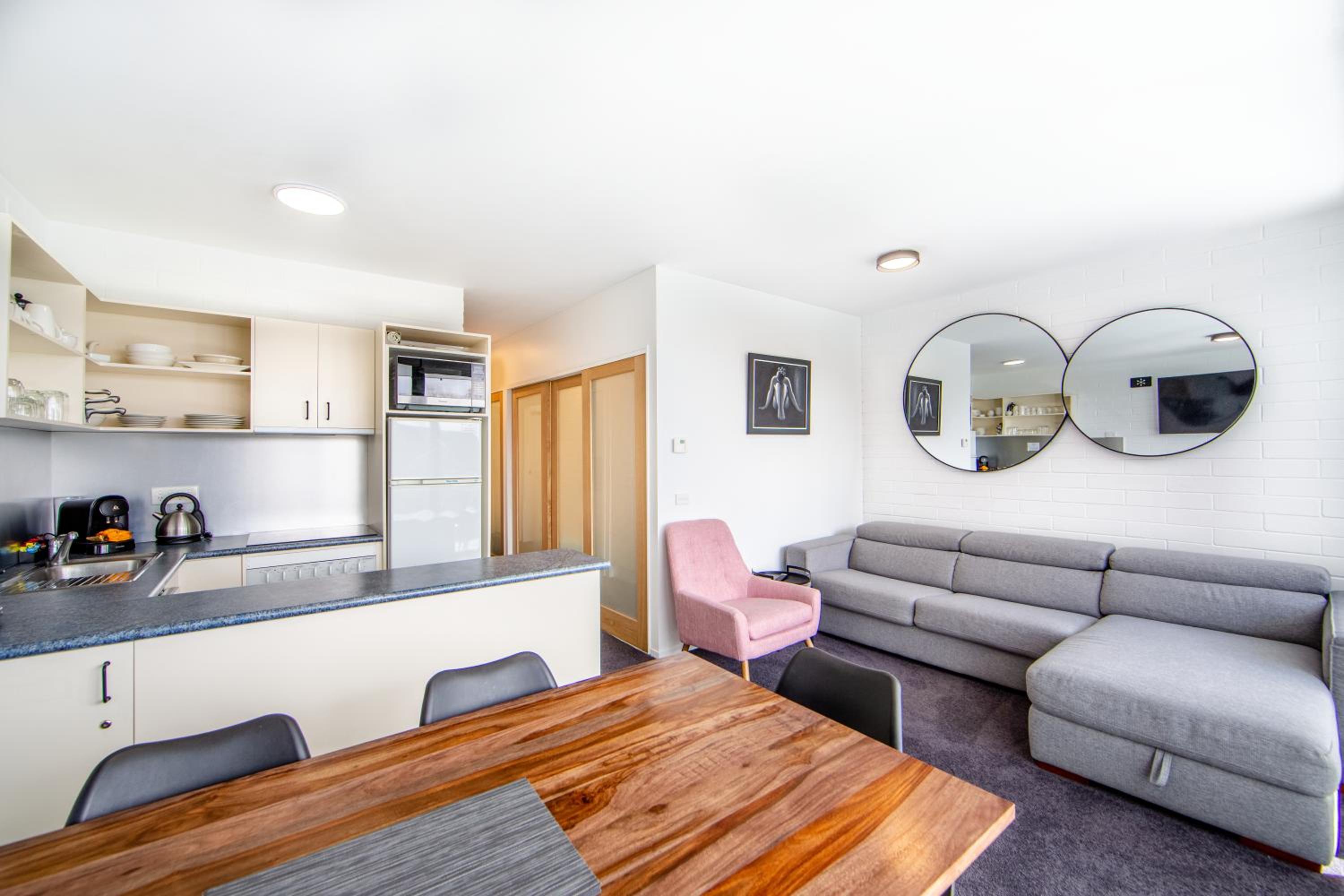 Snow Ski Apartments 20 view 5