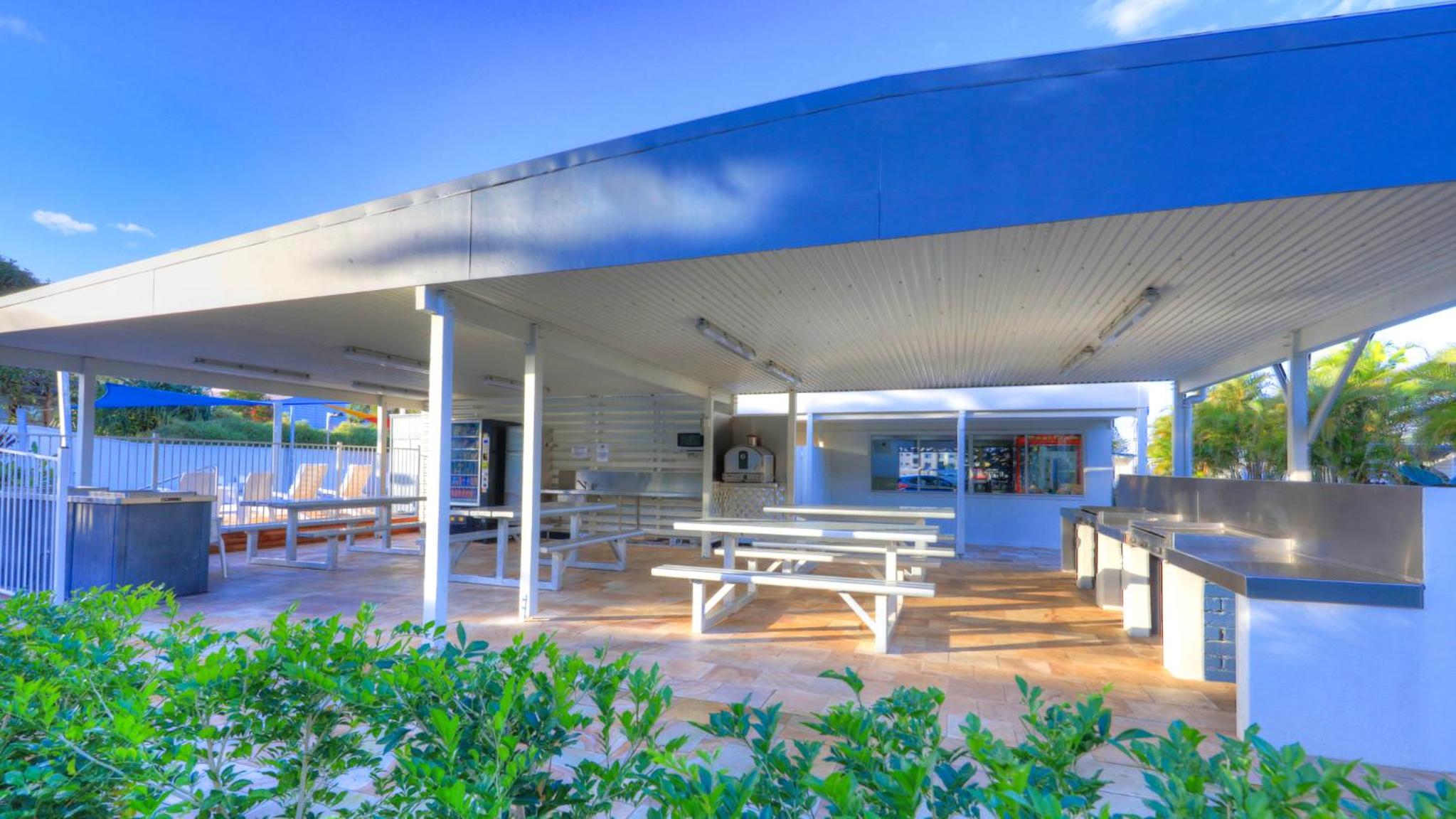 Alex Beach Cabins and Tourist Park