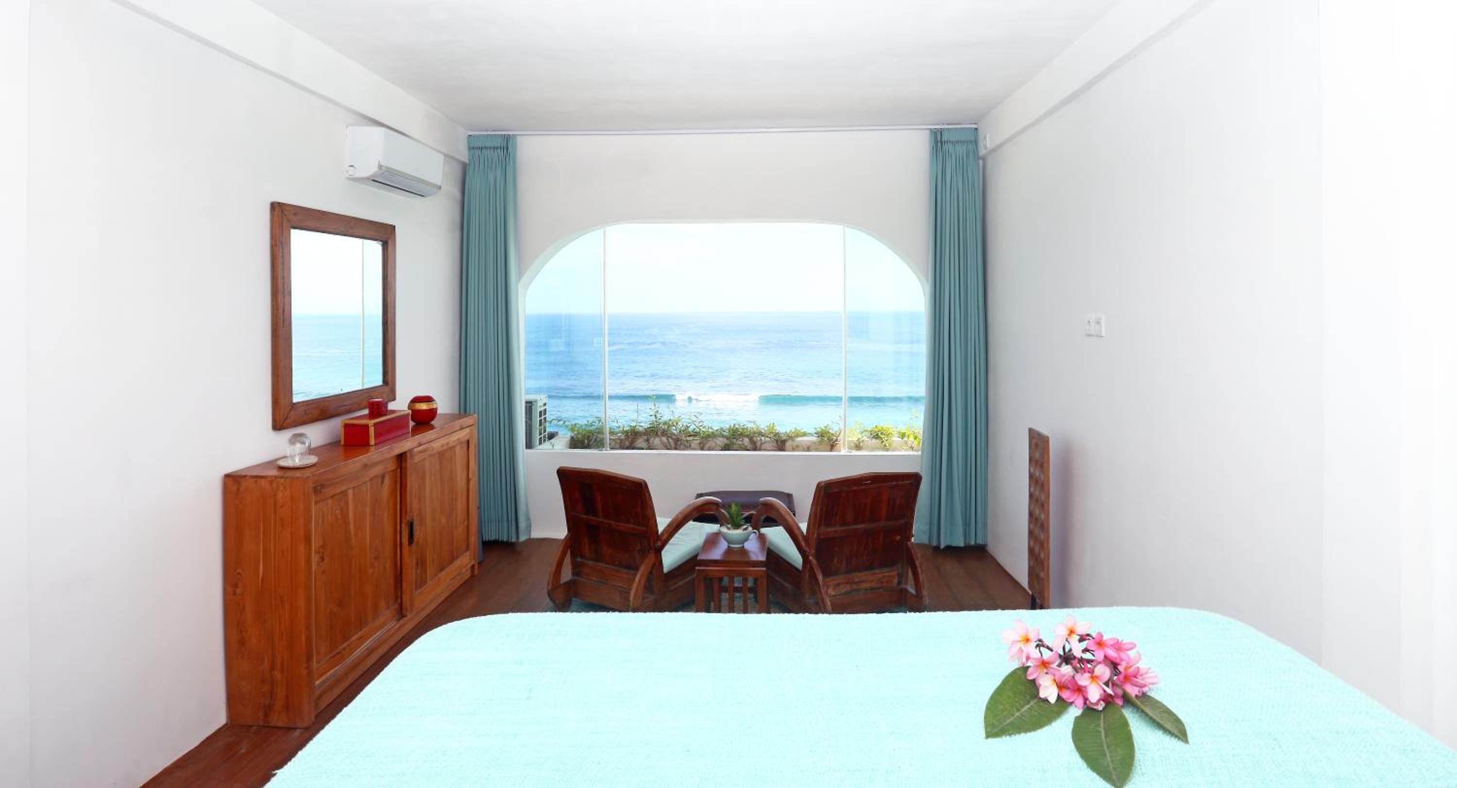 Bale Bingin Beachfront Stay view 2