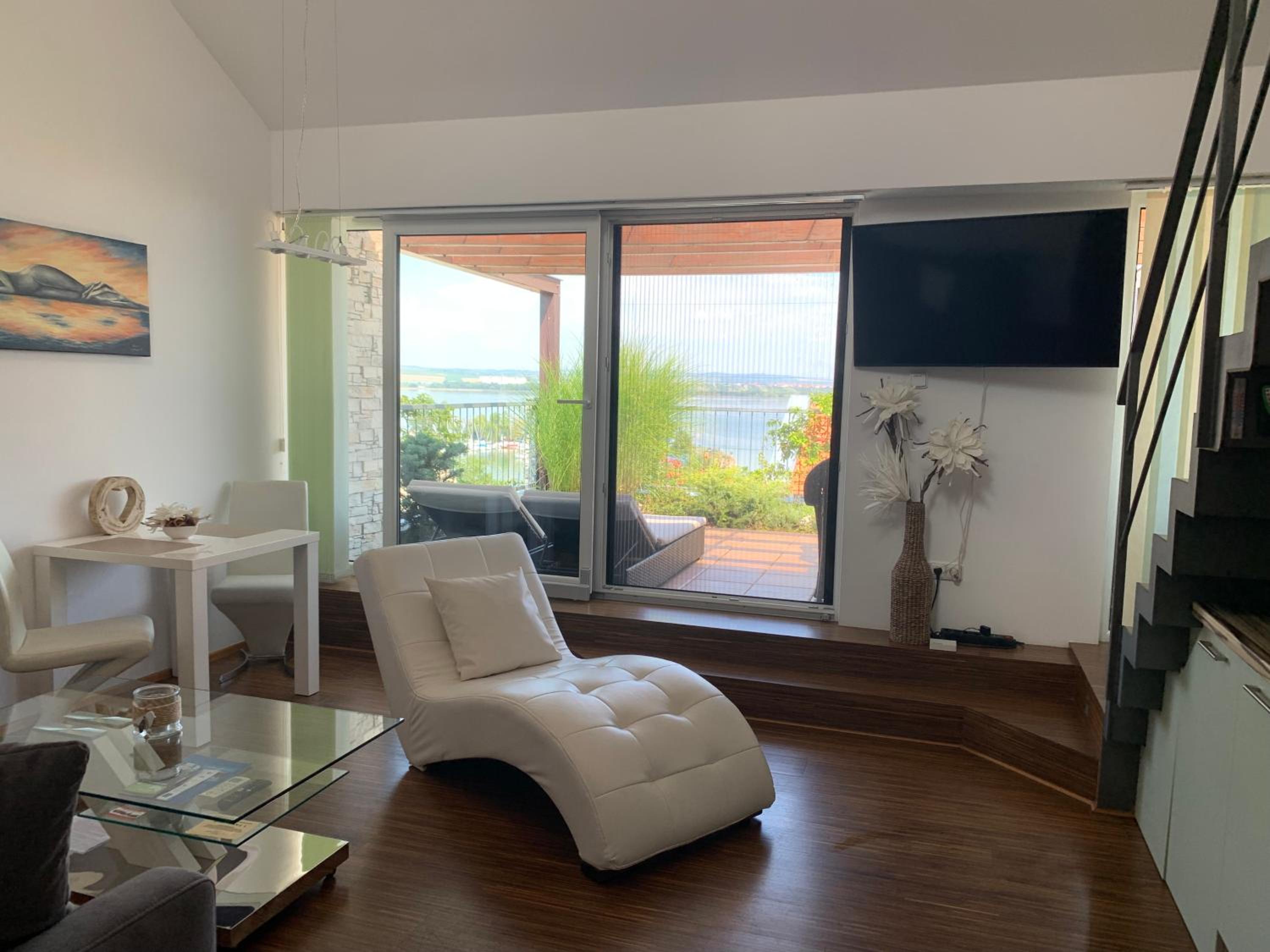 Apartmán Pálava 1 s terasou a výhledem na jezero