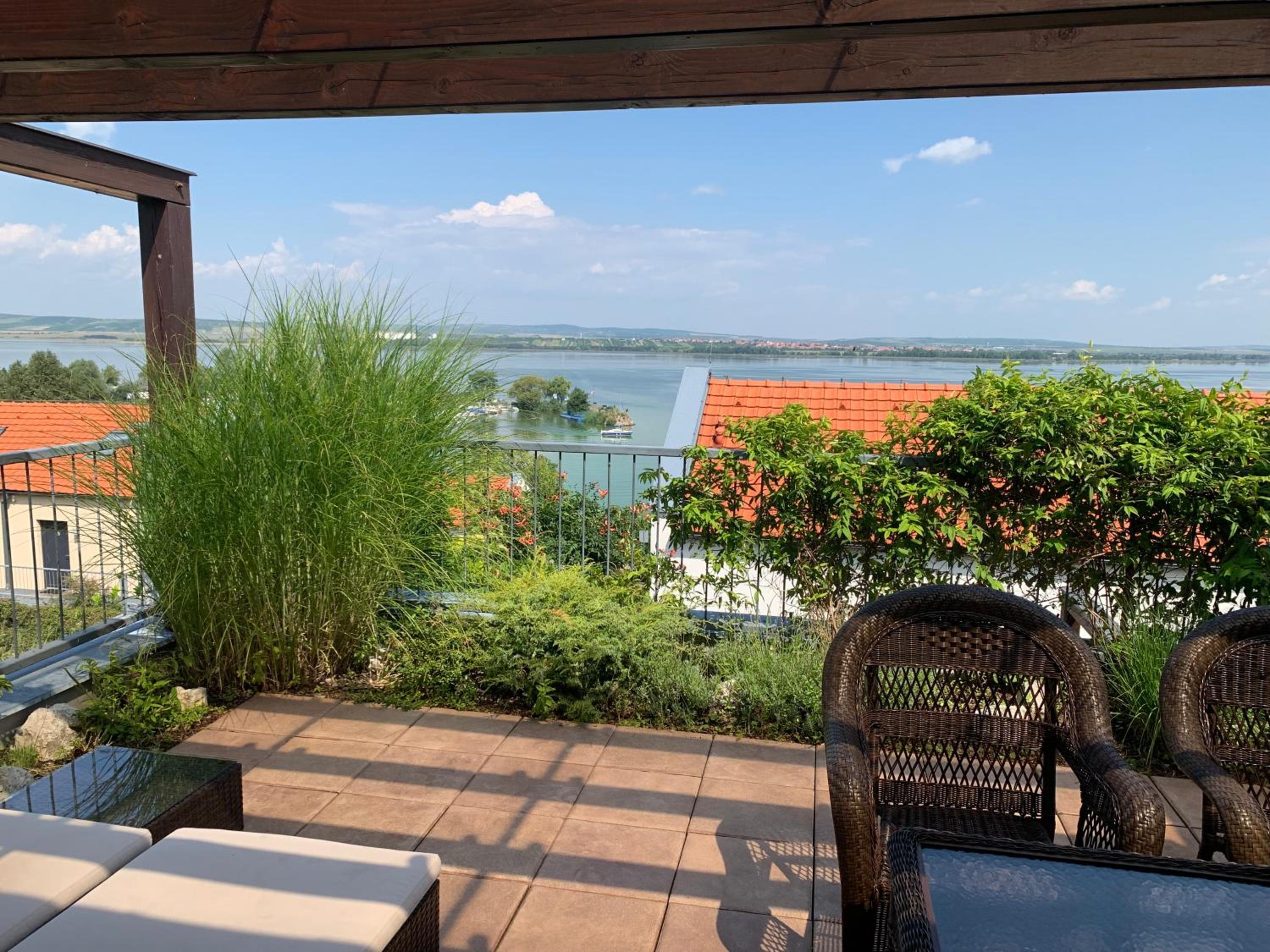 Apartmán Pálava 1 s terasou a výhledem na jezero