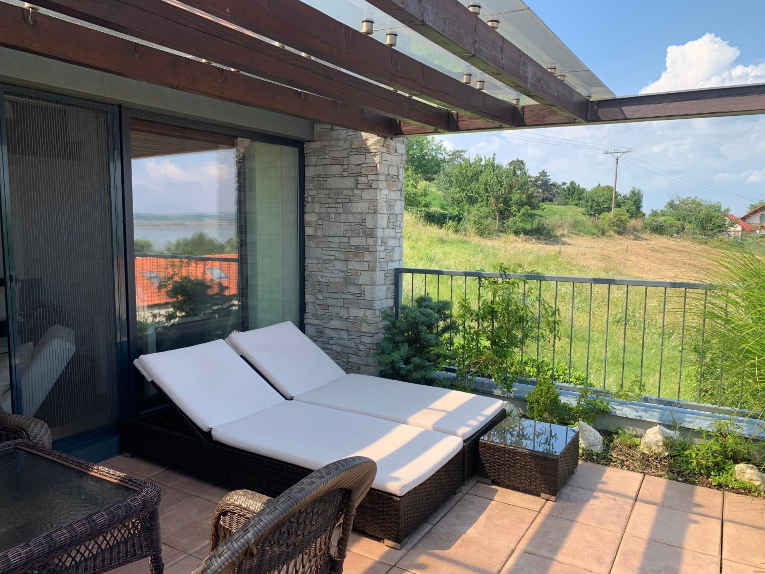 Apartmán Pálava 1 s terasou a výhledem na jezero