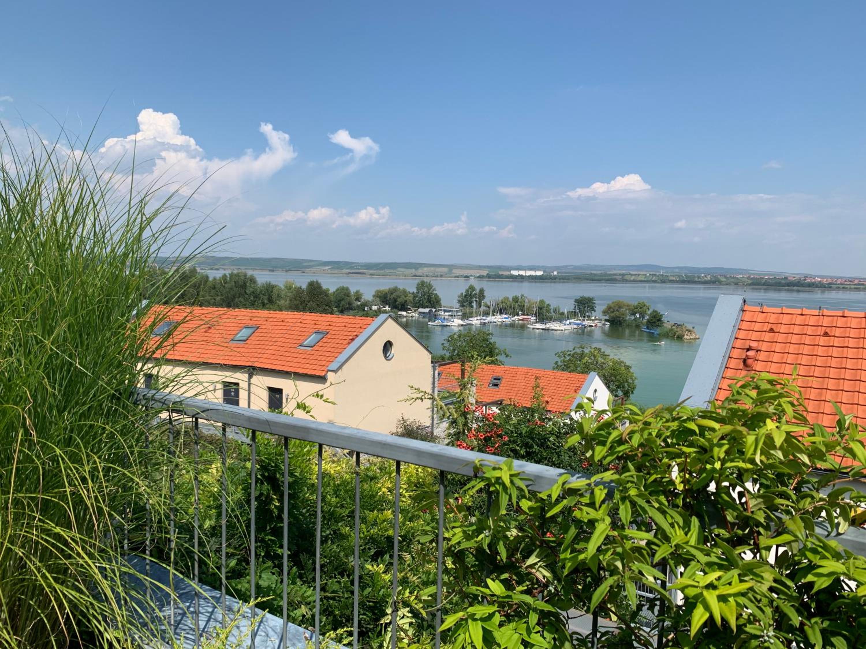 Apartmán Pálava 1 s terasou a výhledem na jezero