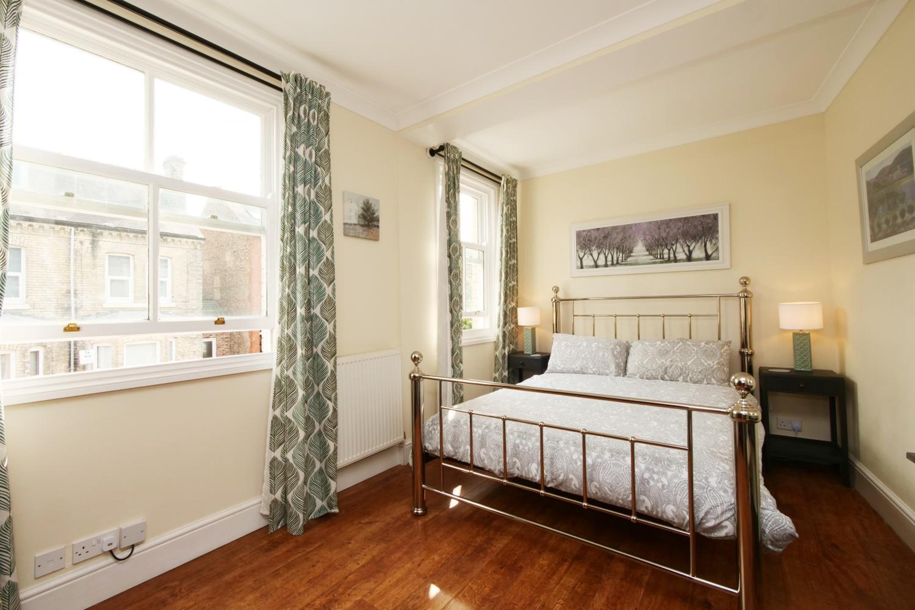 Holiday Homes in York view 2