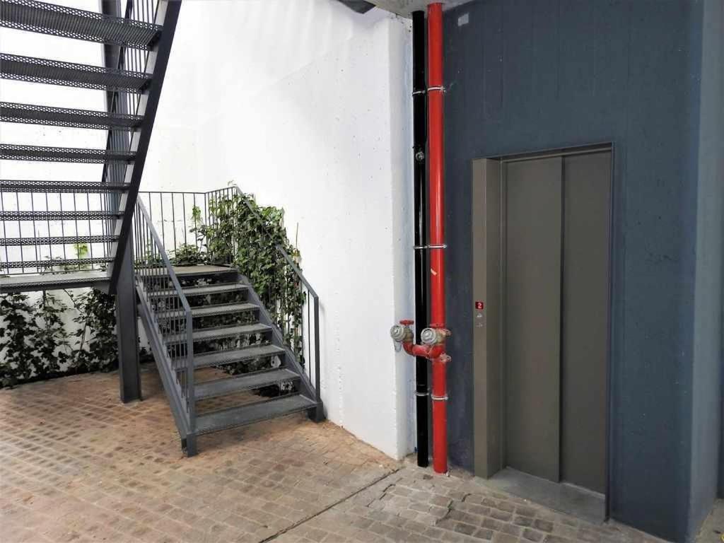 White Lotus Luxury 2BR with AC Downtown Porto view 5