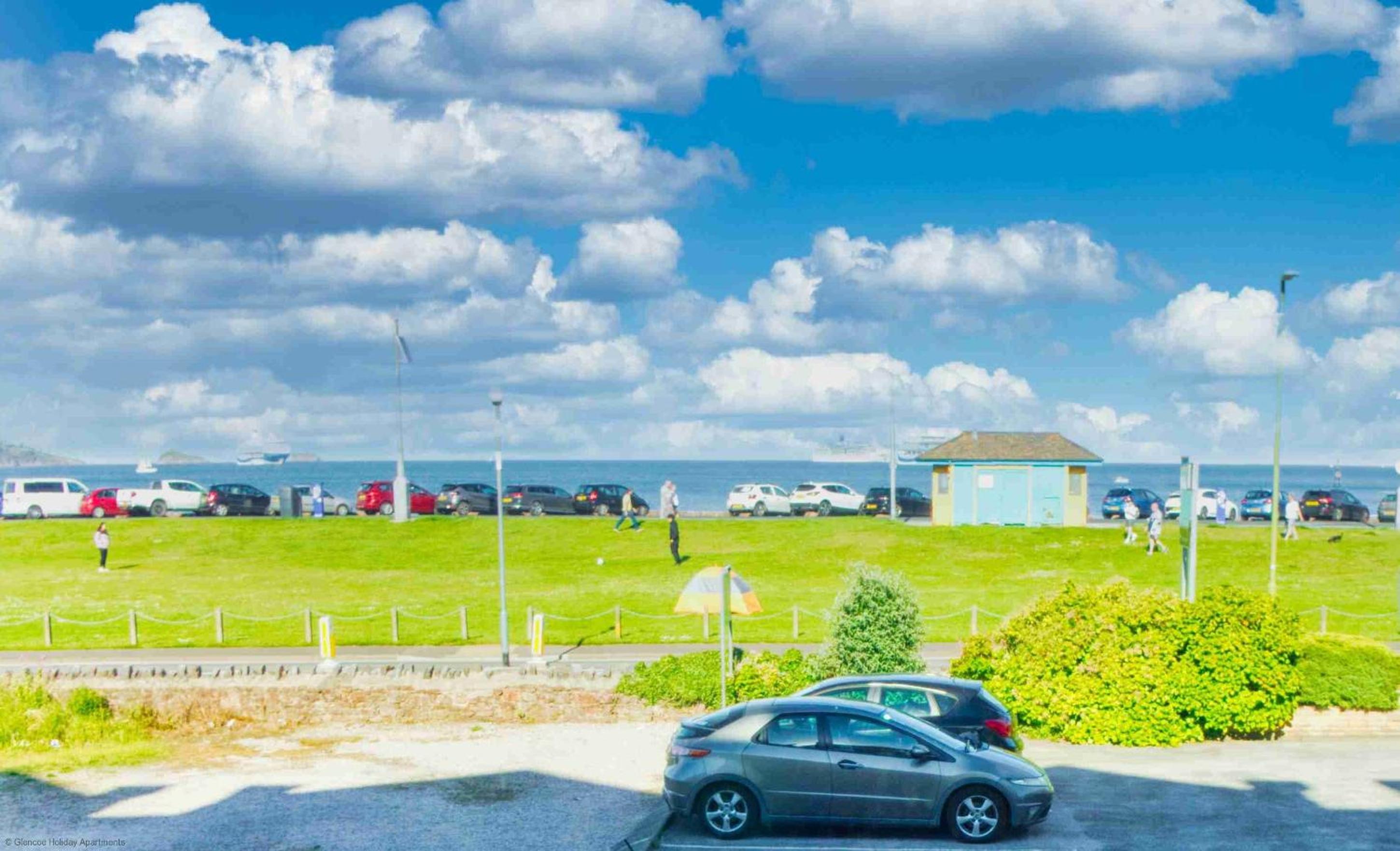Apartment 1 Large Studio Sea Front- Sea Views- Free Parking view 3