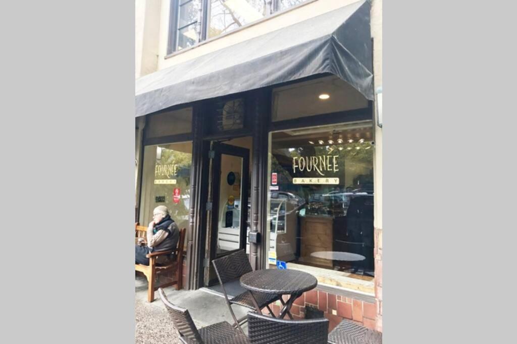 Elegant Spacious Private Studio ~ Upscale Berkeley, photo 33