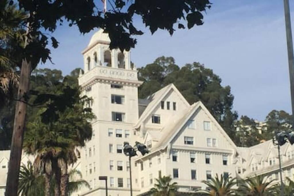 Elegant Spacious Private Studio ~ Upscale Berkeley