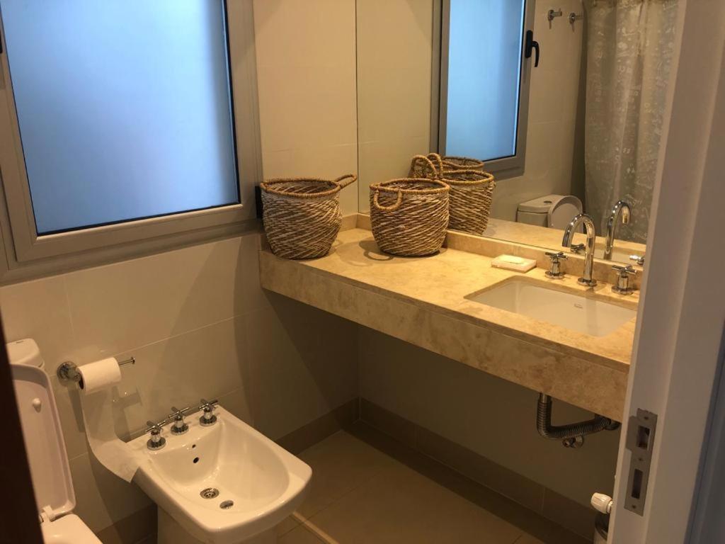 DEPARTAMENTO para 4 personas EN BARRIO CERRADO!!